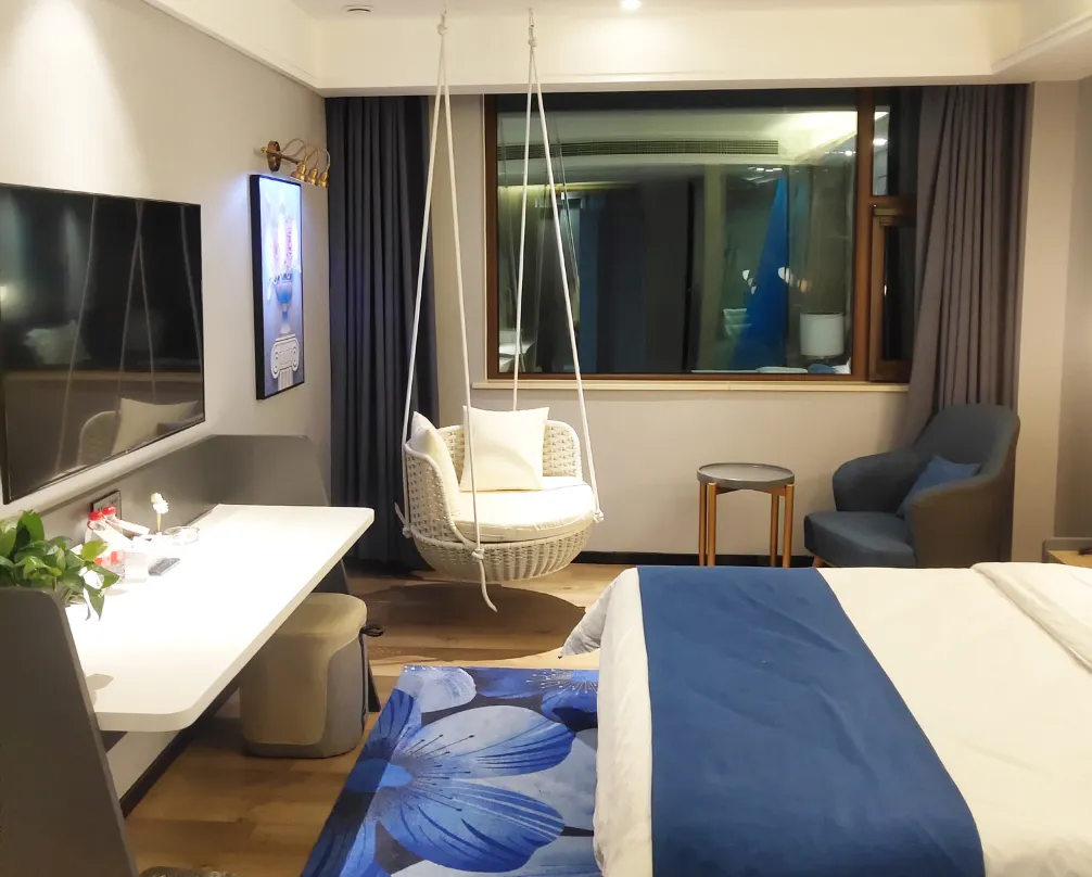 GTR Special offer - Guest Room with One 1.8M Bed