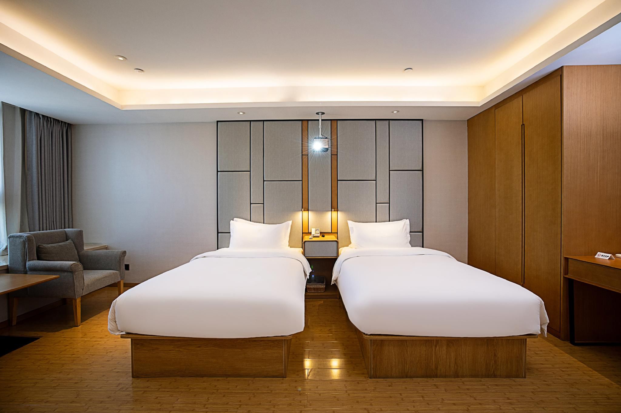 Twin Business Room