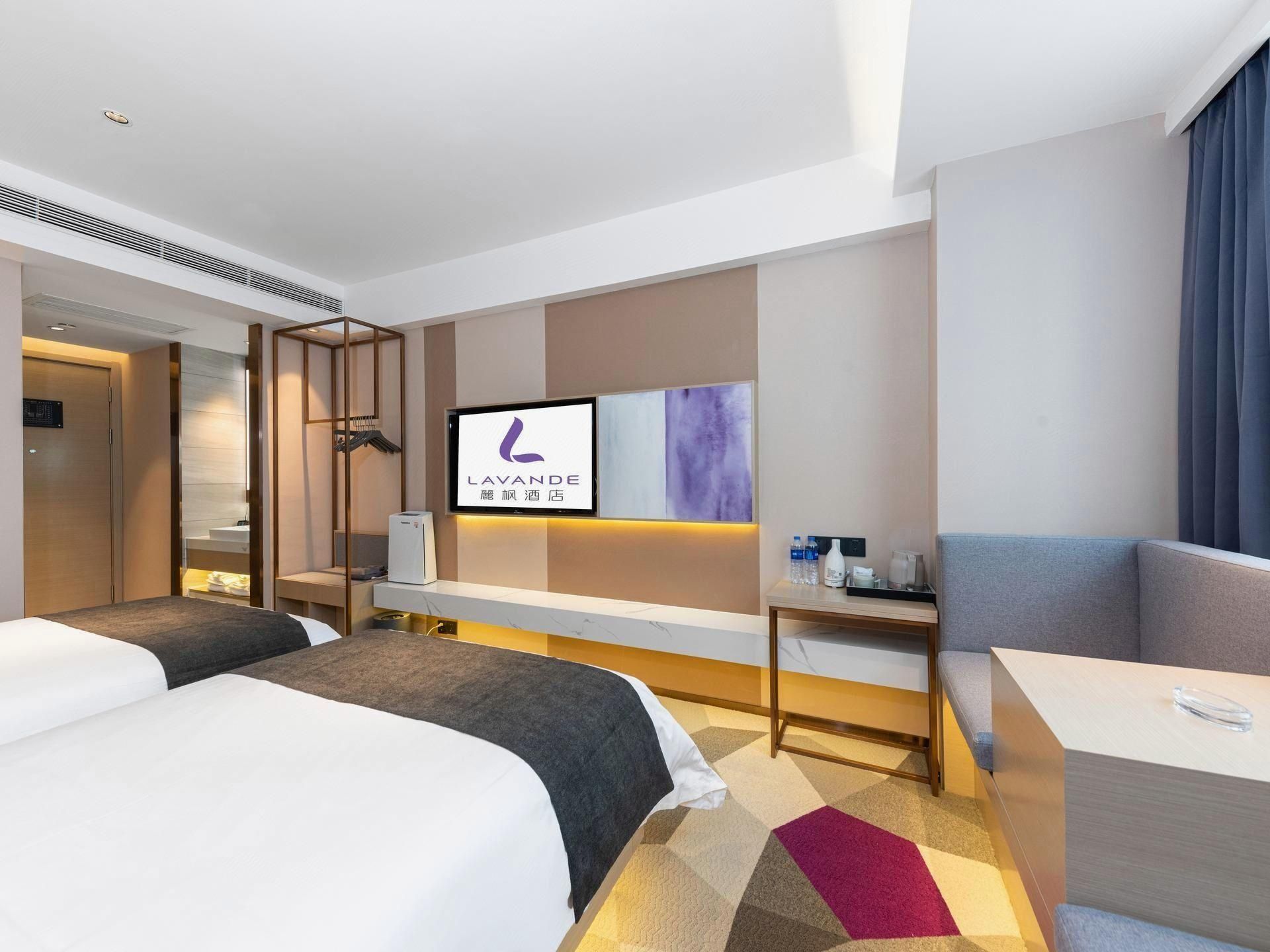 WH - Deluxe Room Twin