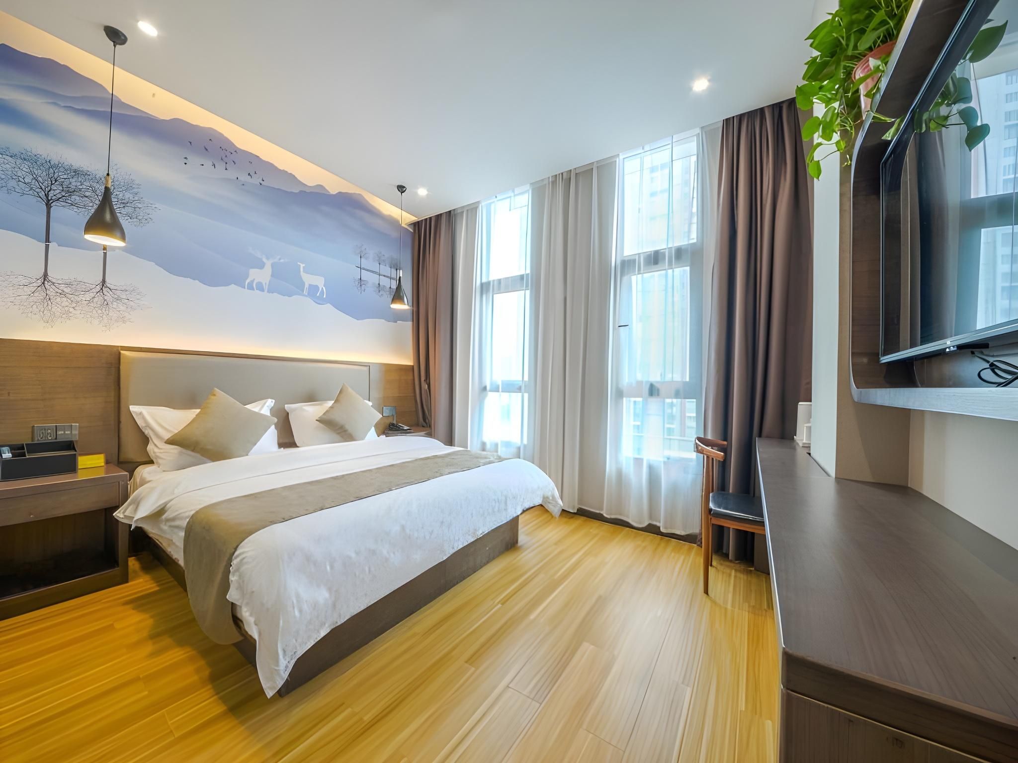 Business Queen Room