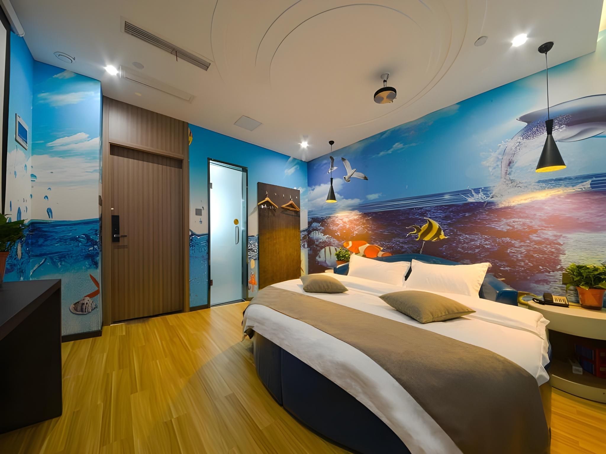 Feature Queen Room