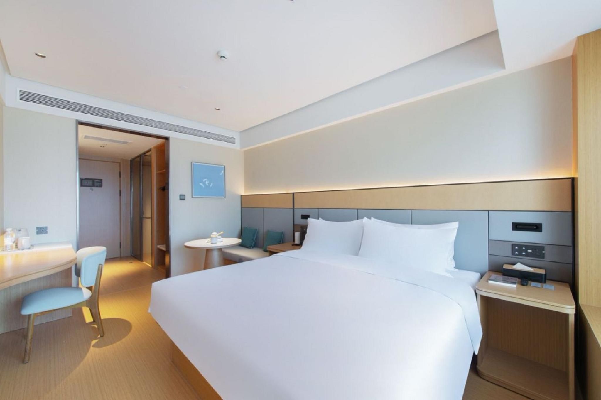 Huazhu - Deluxe Bed Room