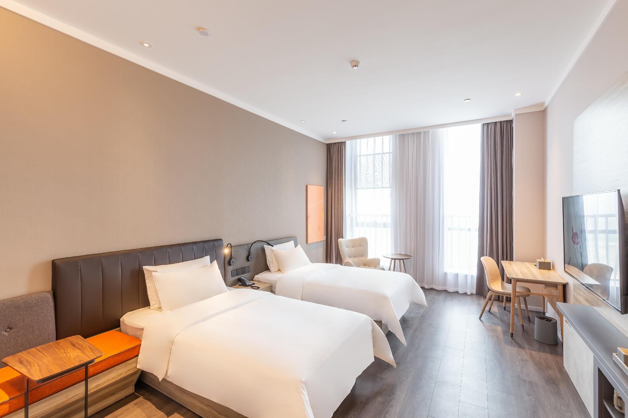 Huazhu - Deluxe Twin Room