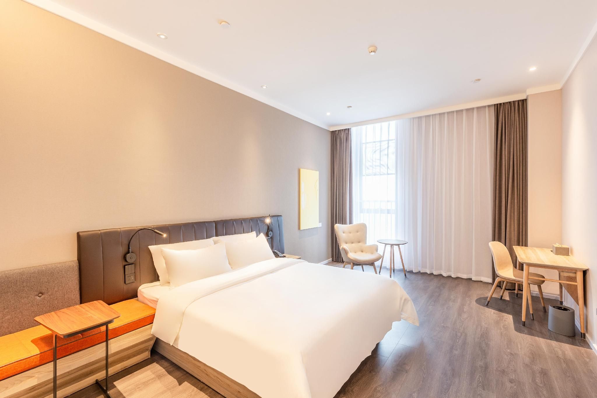 Huazhu - Deluxe Bed Room