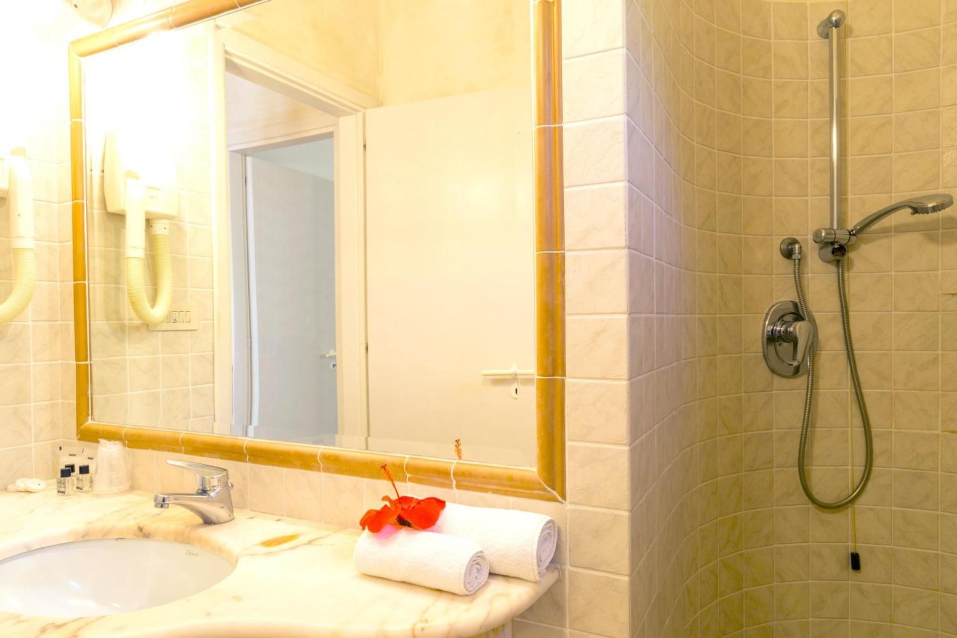 Two-Bedroom Apartment (5 Adults)