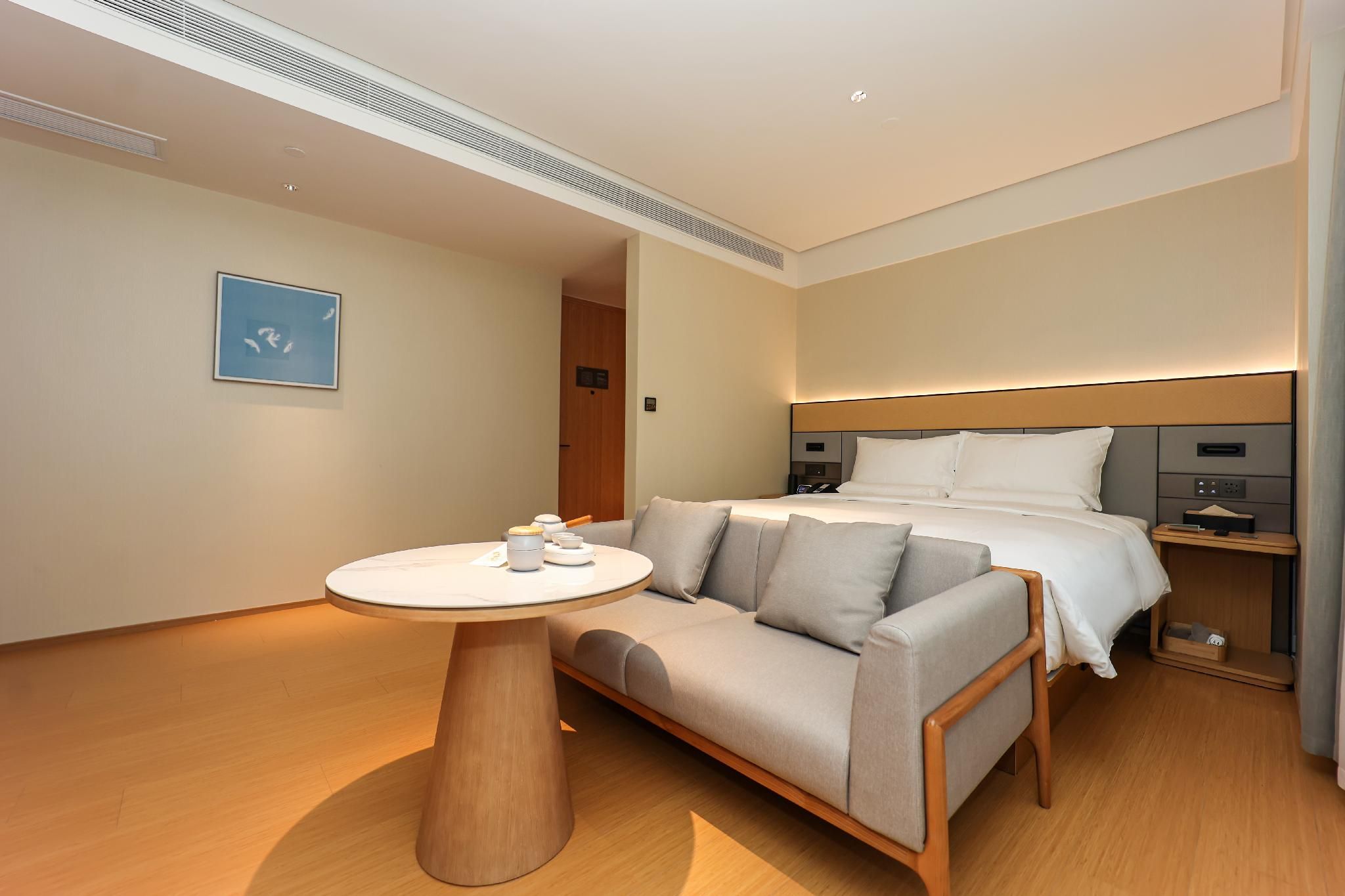 Huazhu - Deluxe Bed Room