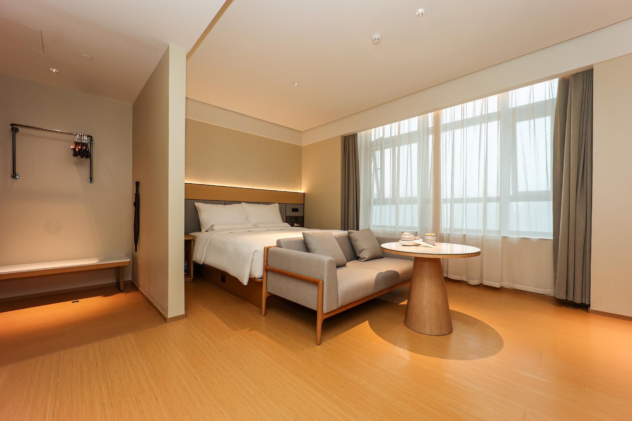 Huazhu - Deluxe Bed Room