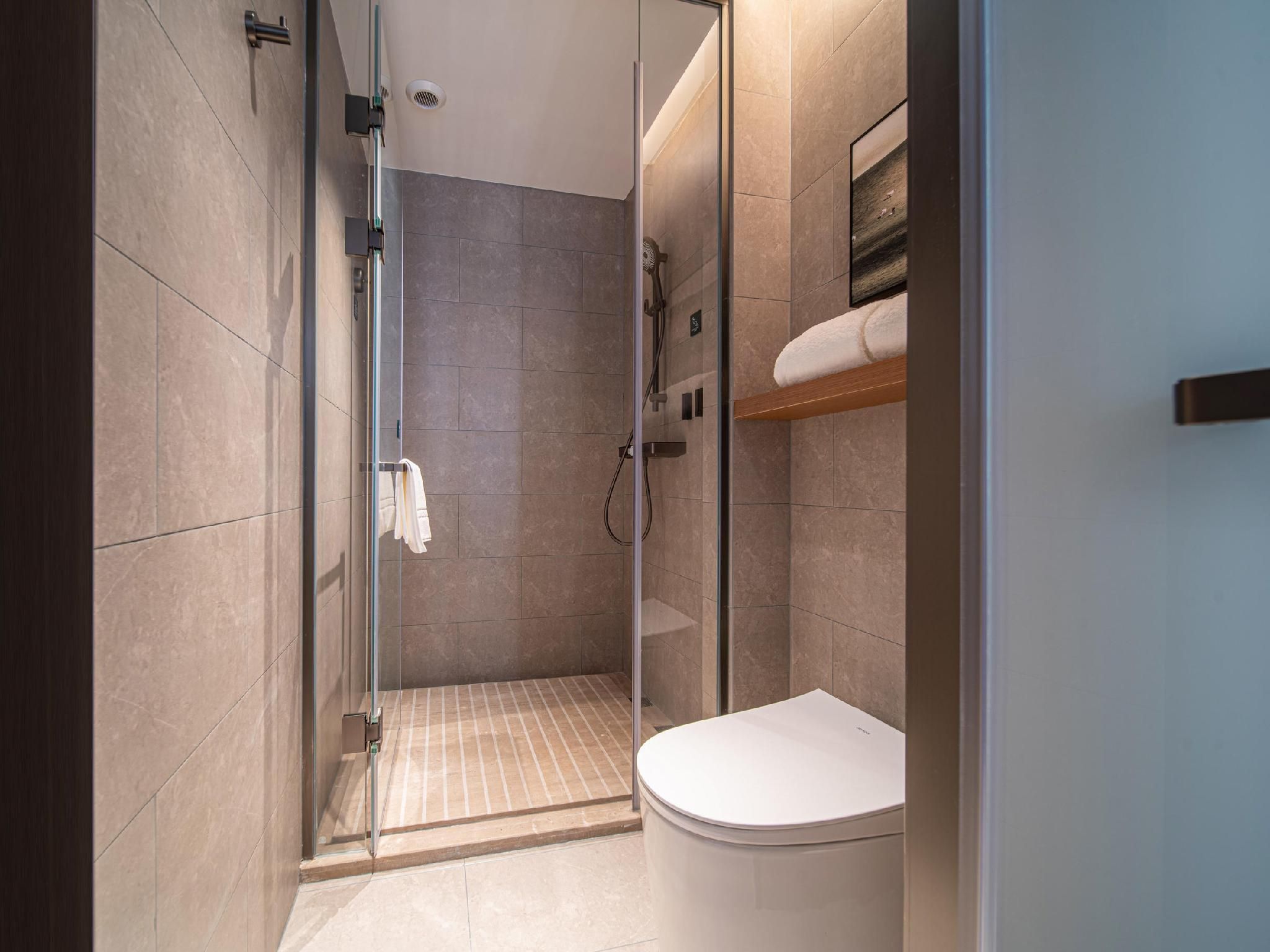 Executive room, Guest room, 1 Queen