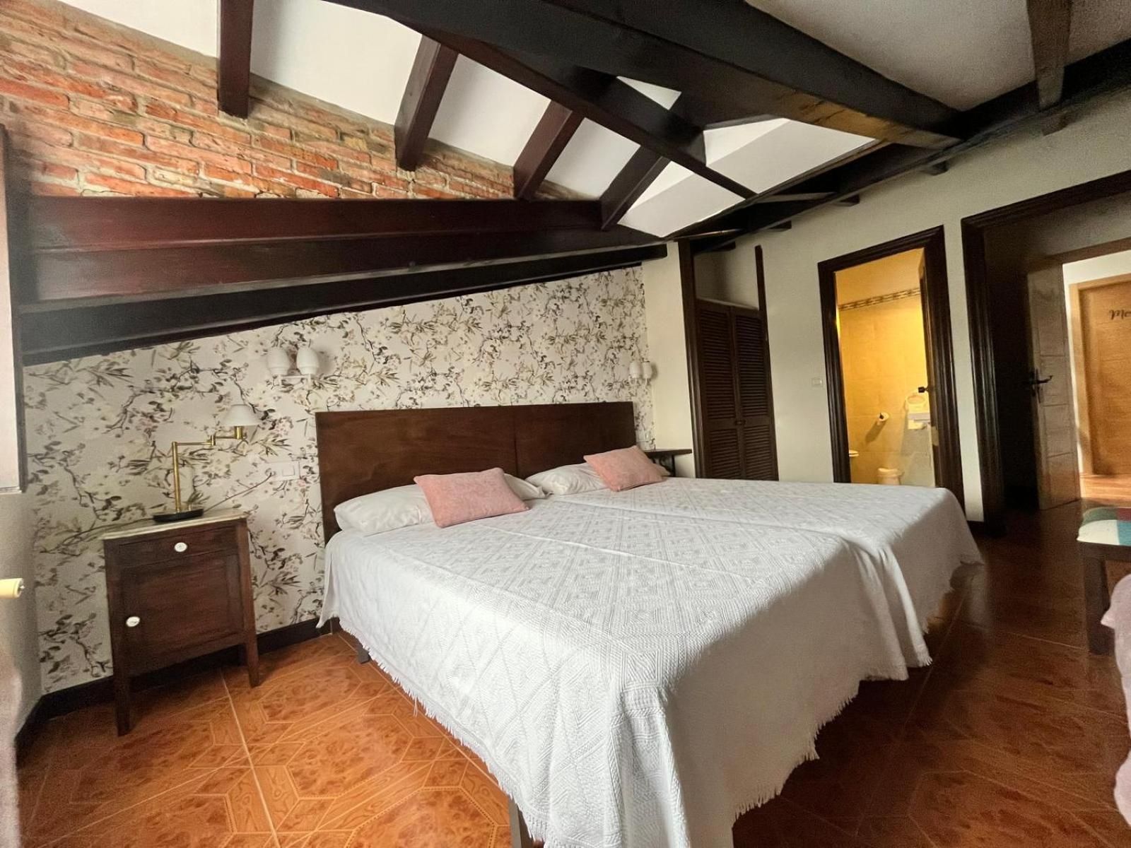 Twin Room with Mountain View