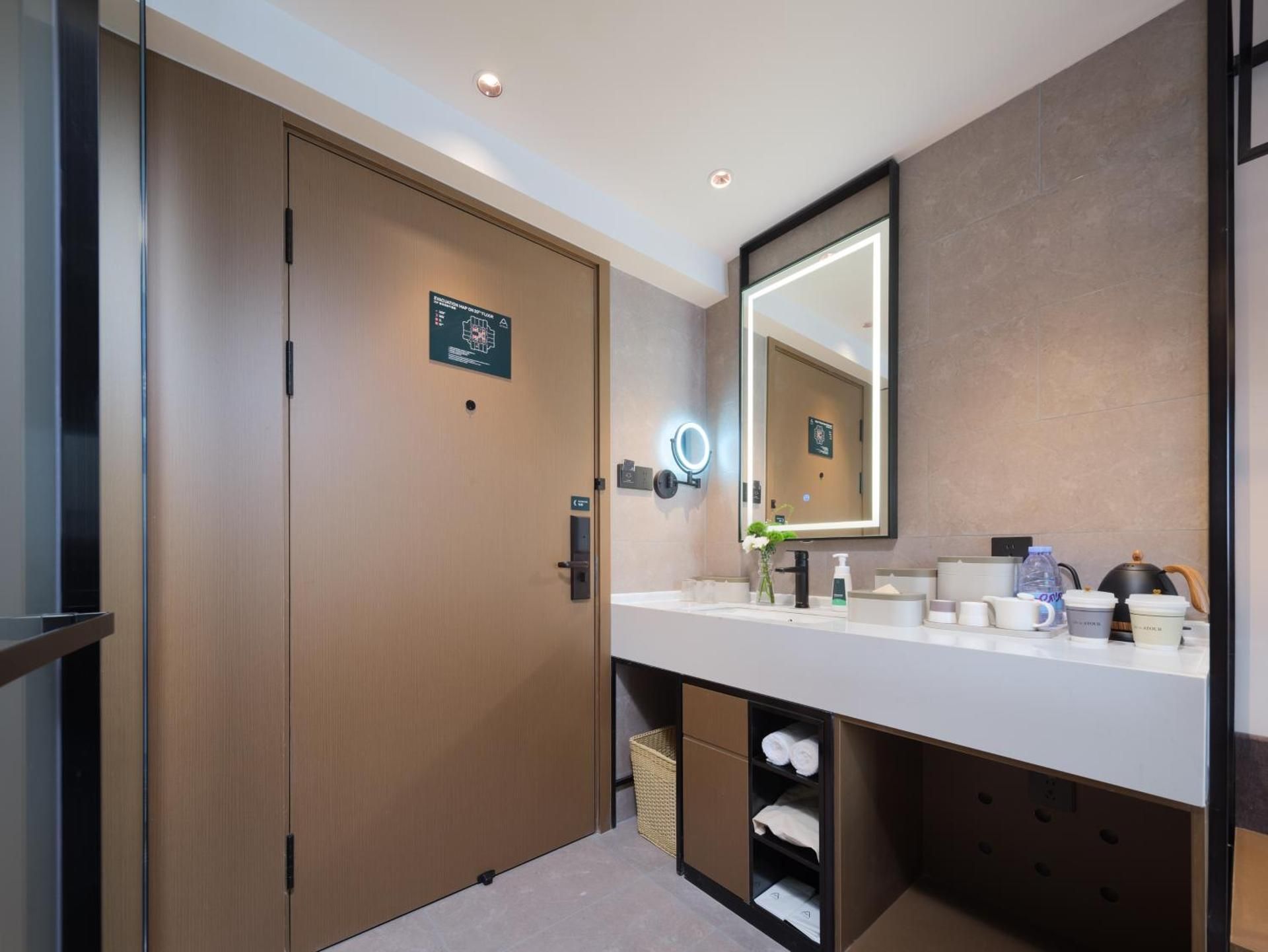 Superior Twin Room With View