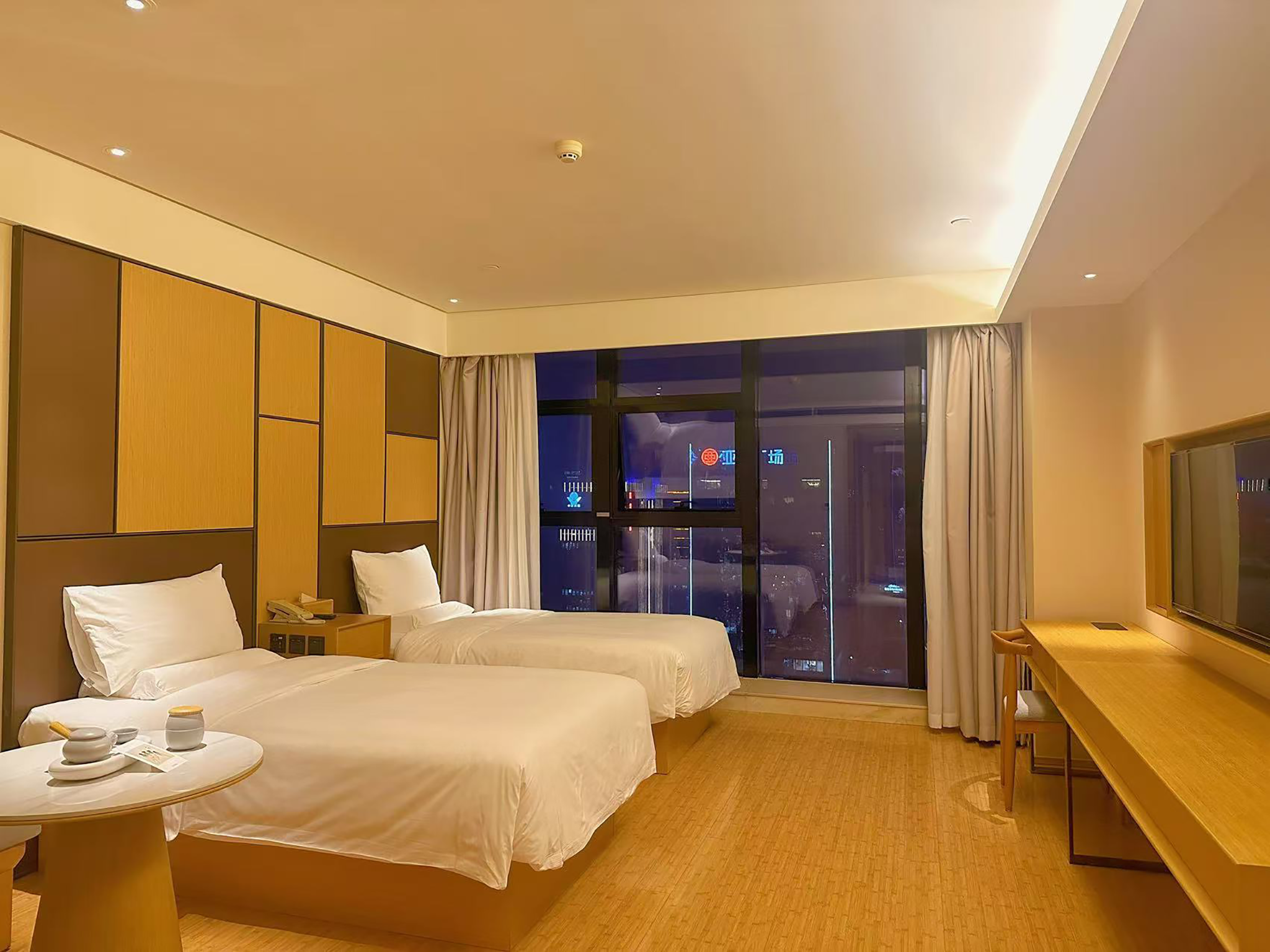 Twin Business Room