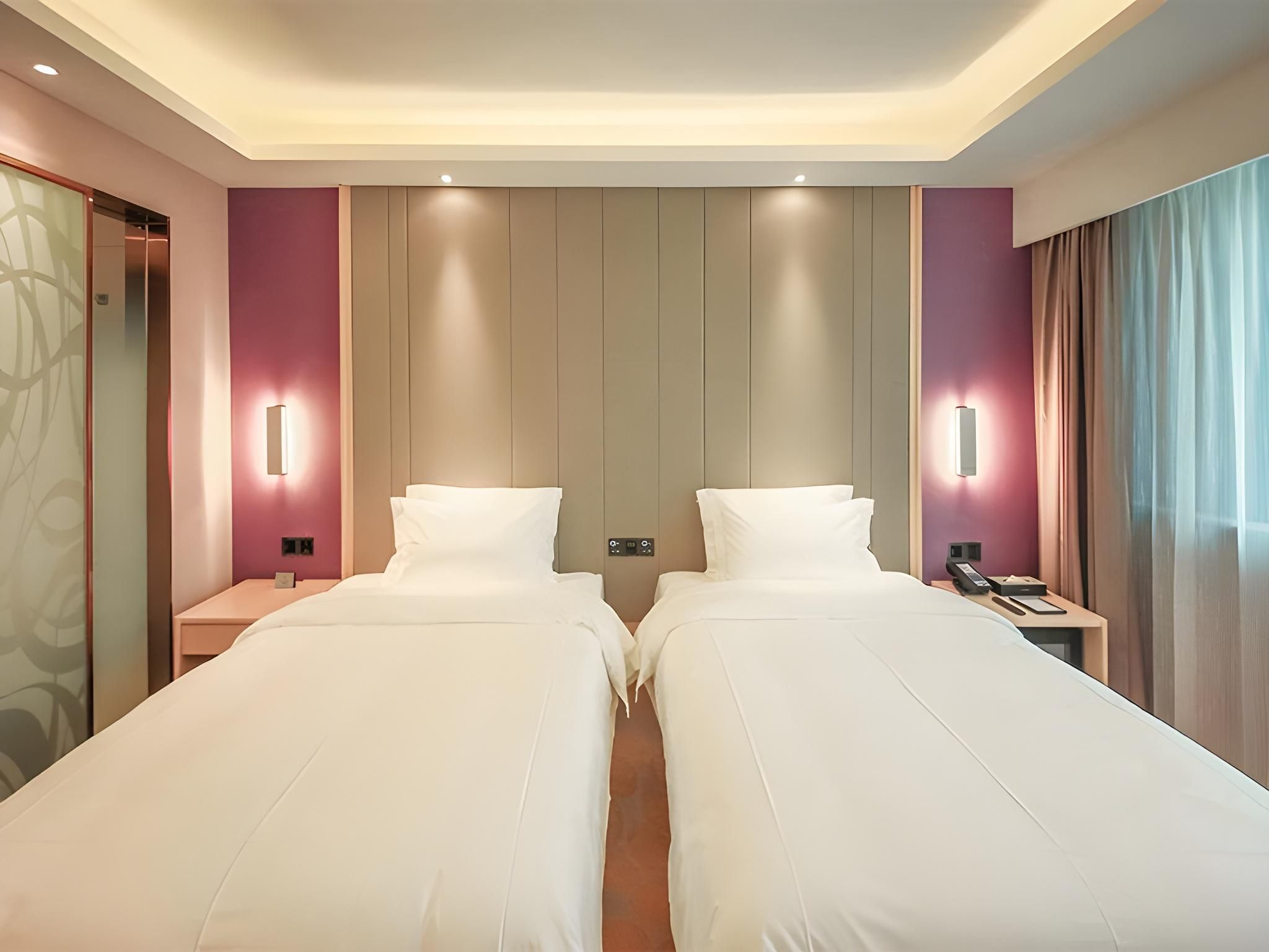 Twin Deluxe Room
