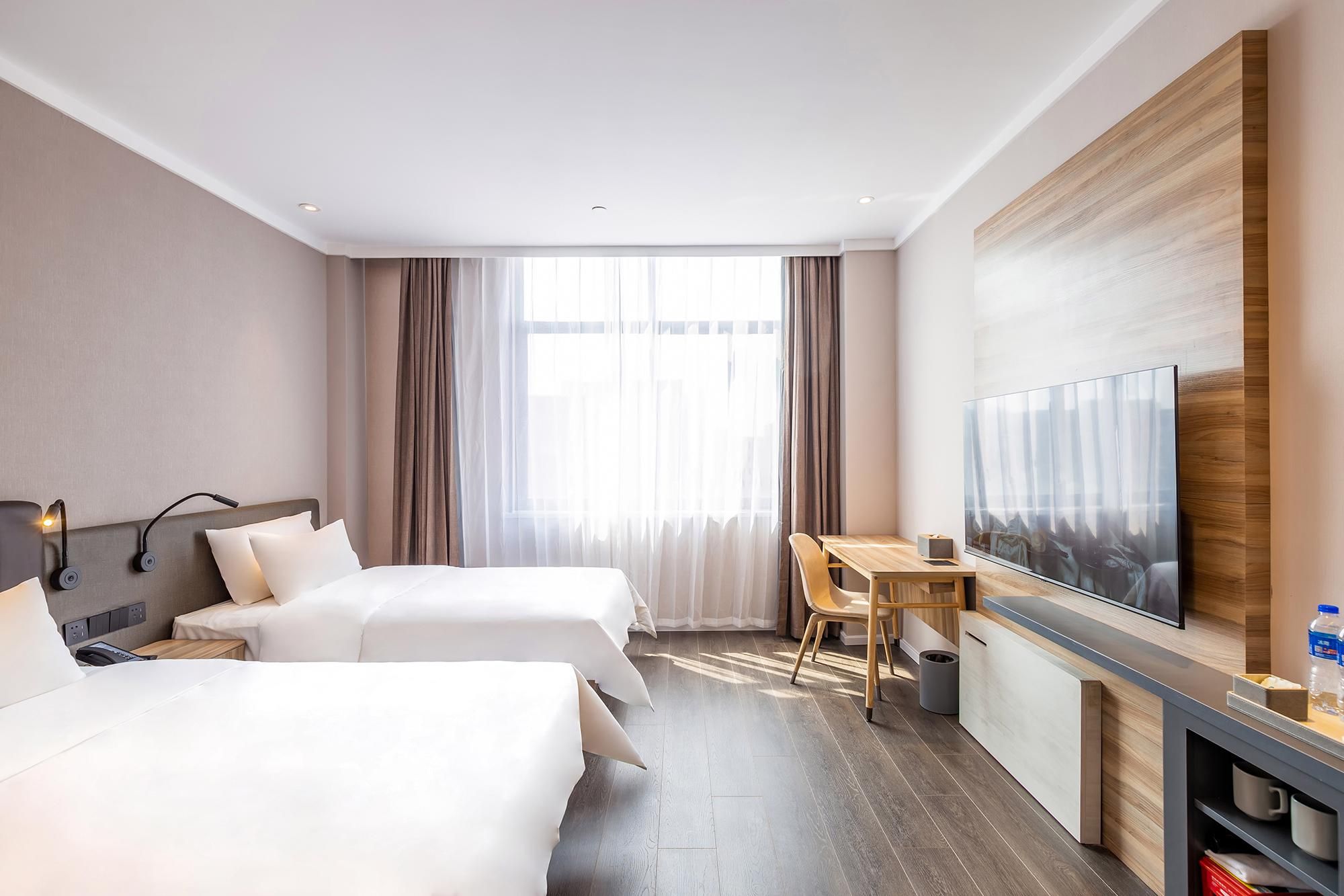 Huazhu - Deluxe Twin Room