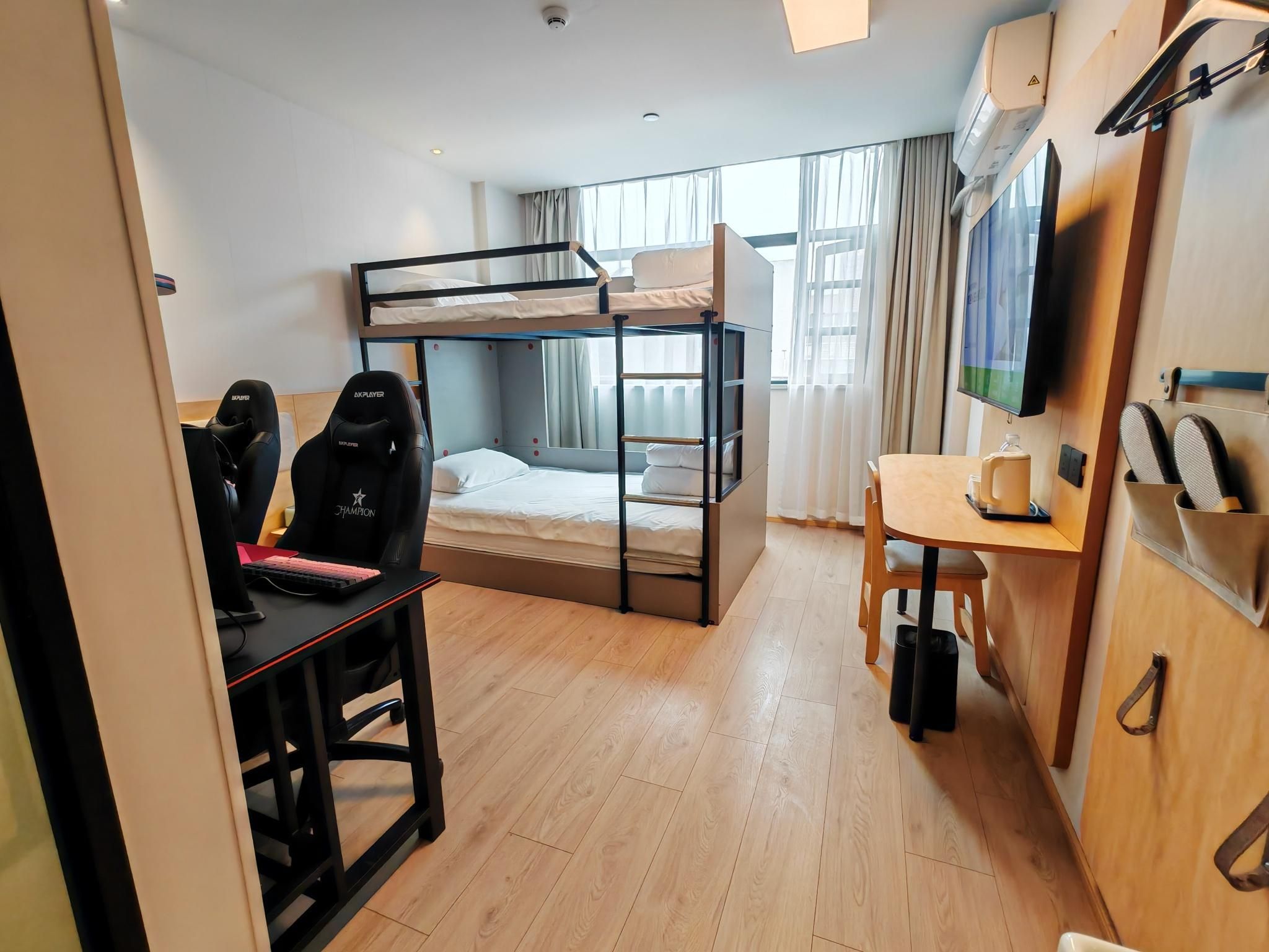 4060 Comfort Twin Room