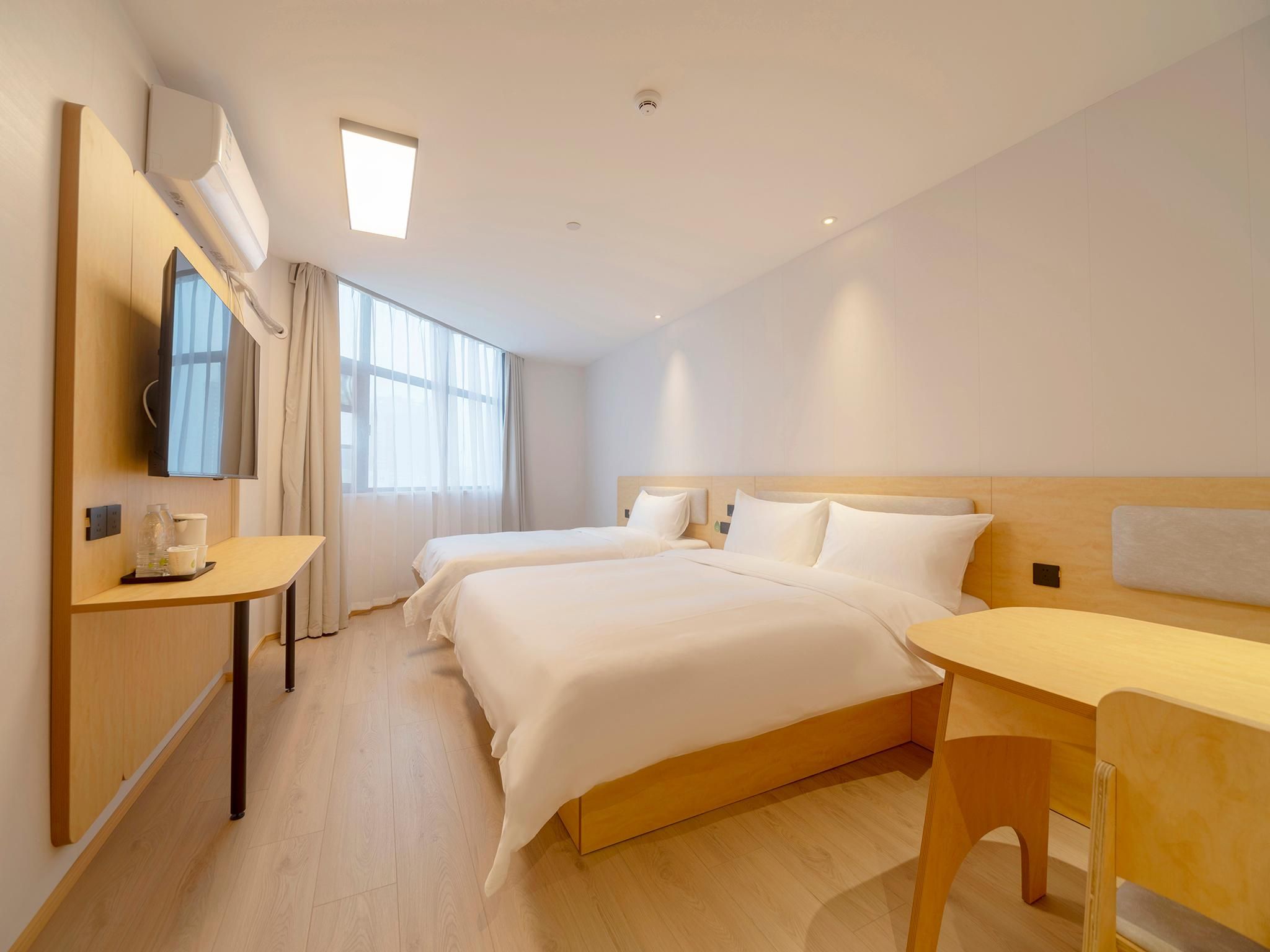 Huazhu - Family Room