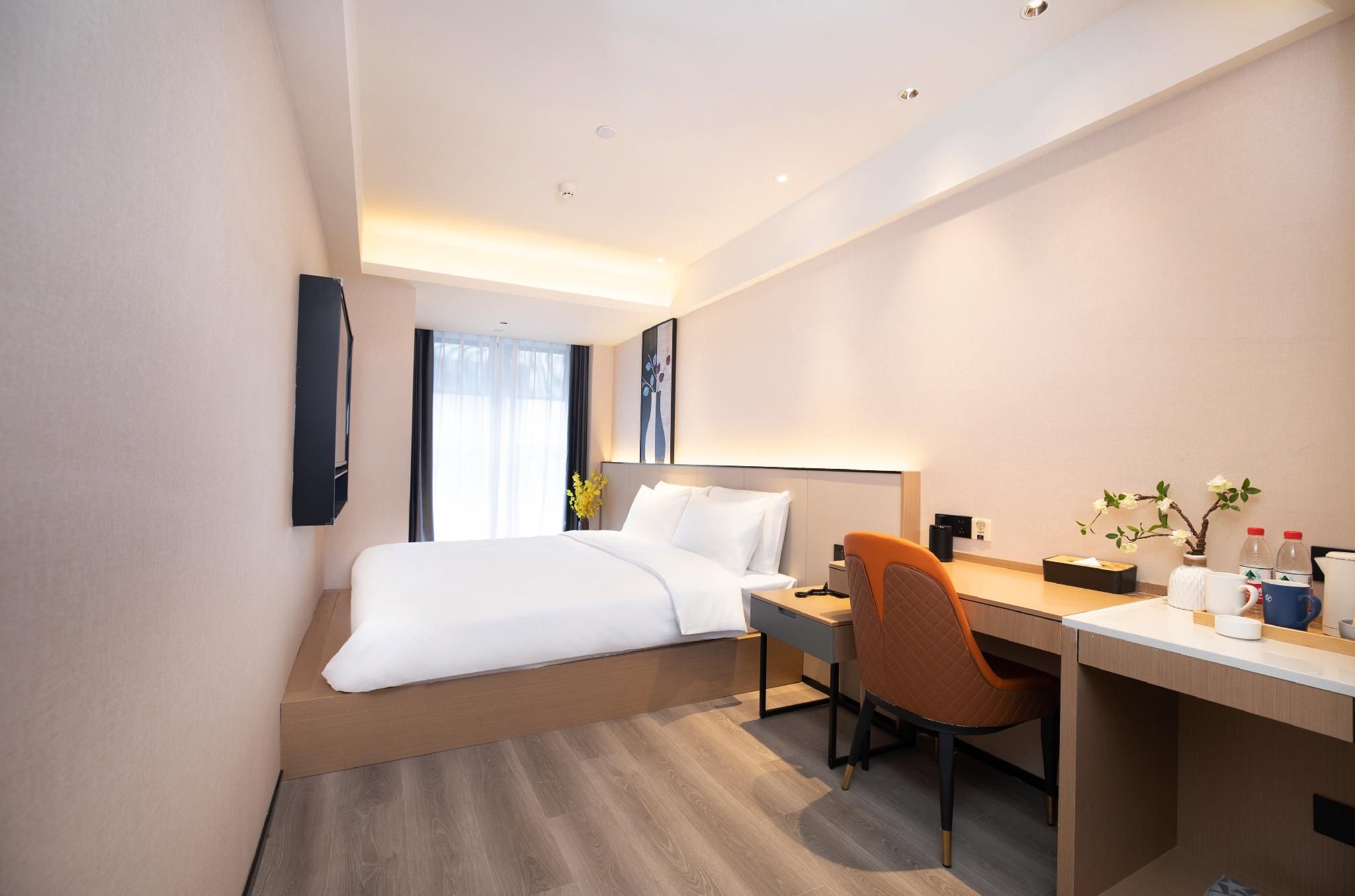 Huazhu - Room With Bed