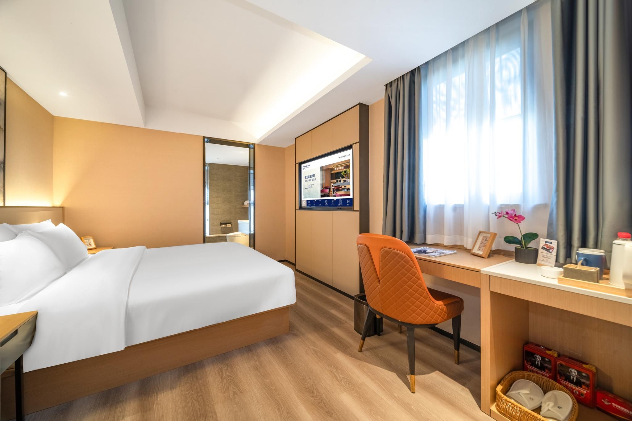 Queen Room A