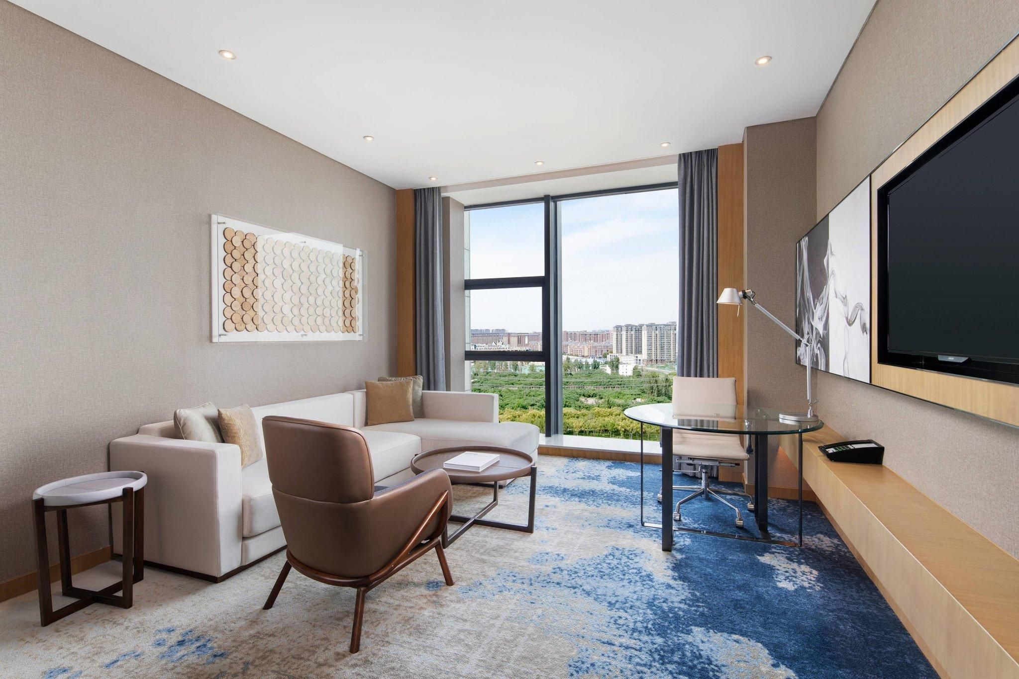 Executive Lounge Access, 1 Bedroom Suite, 1 King, Sofa Bed