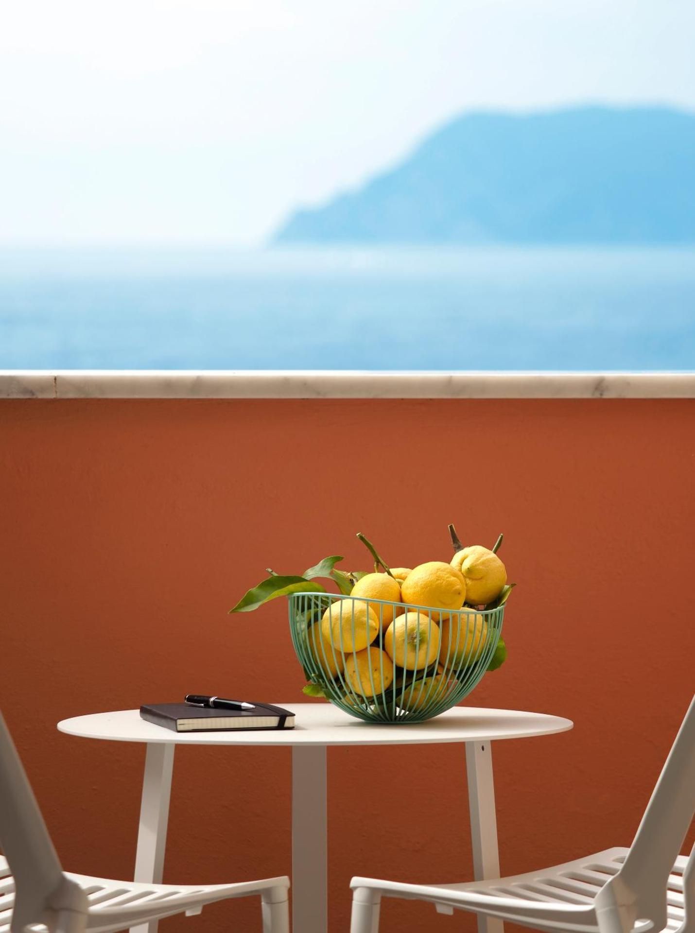 Deluxe Double Room with Balcony and Sea View