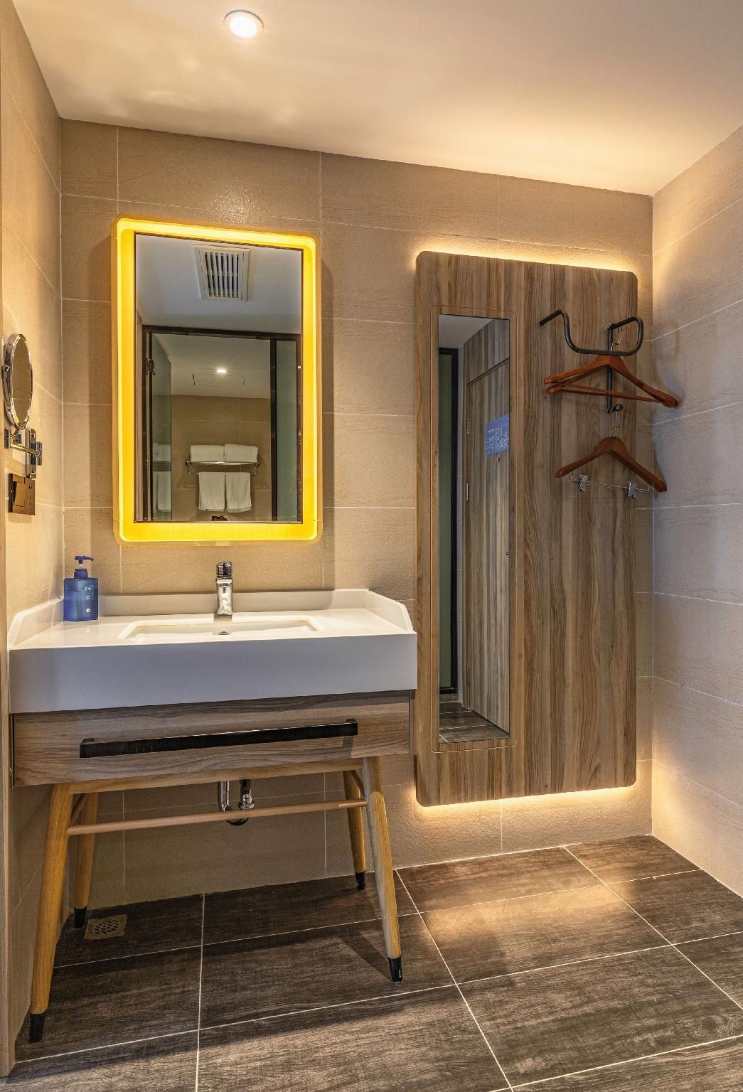 b778004f160635ab23096c5e9605737e