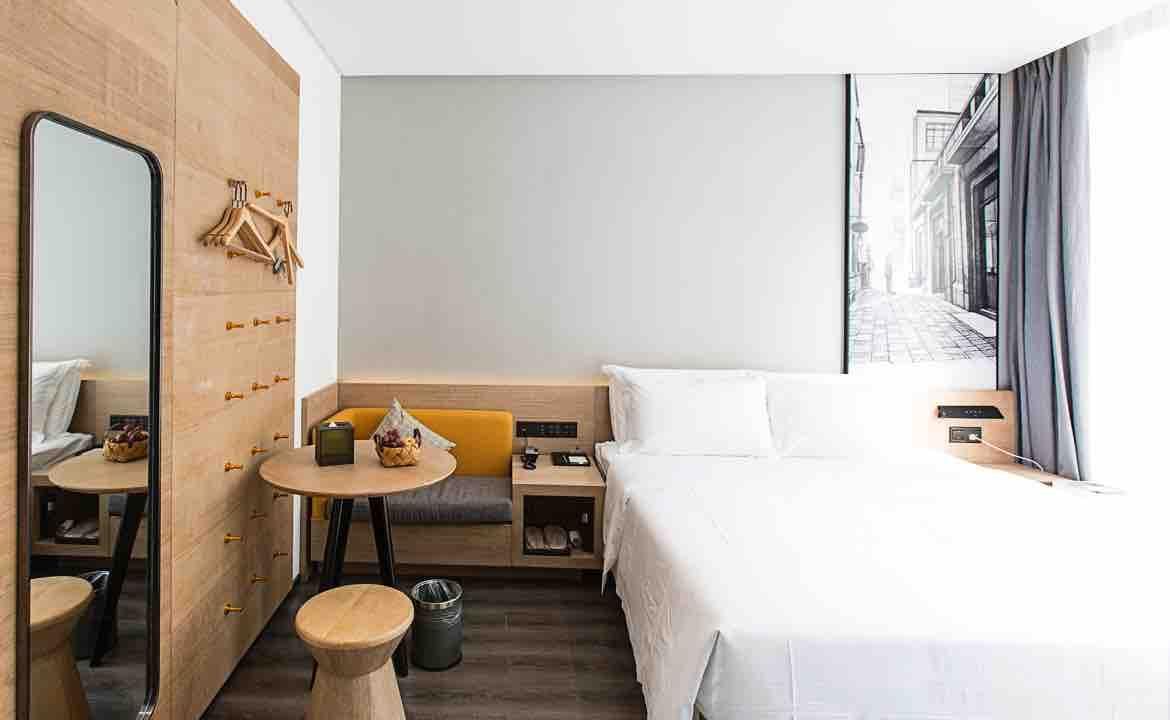 Comfort Queen Room