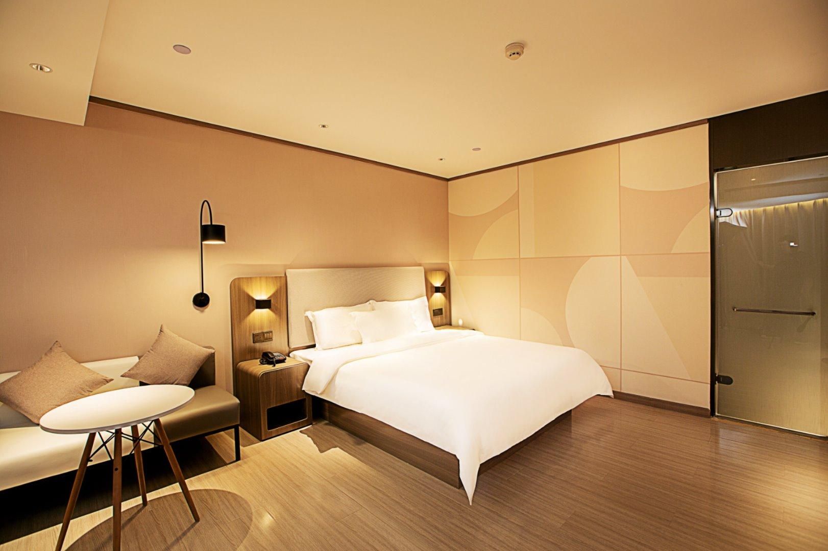 Queen Superior Room