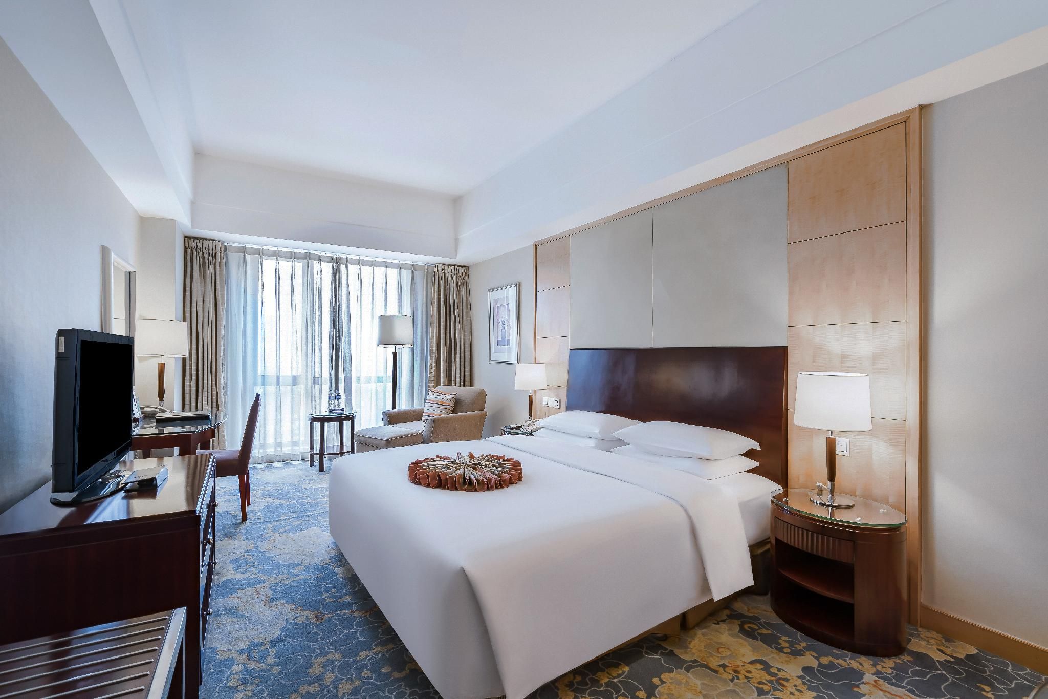 Queen Superior Room