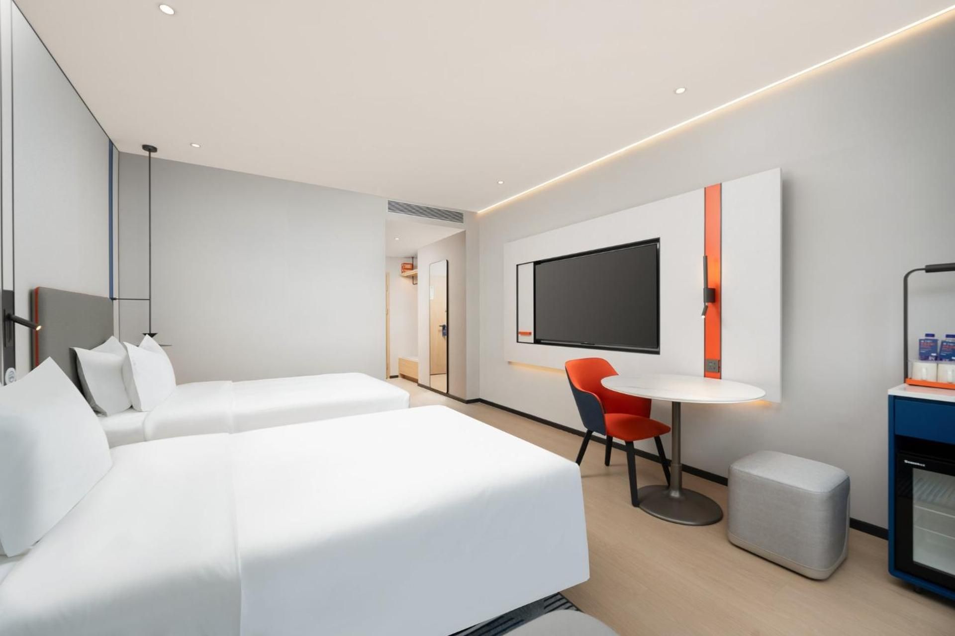 High Floor Standard Twin Room
