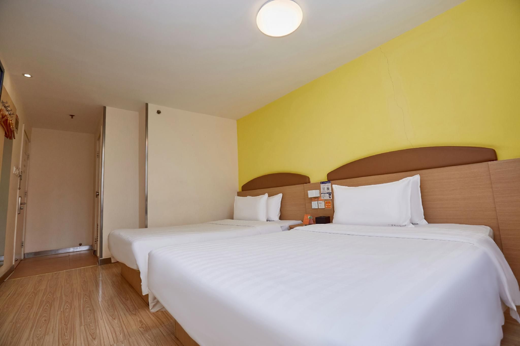 WH - Traditional Bed Room
