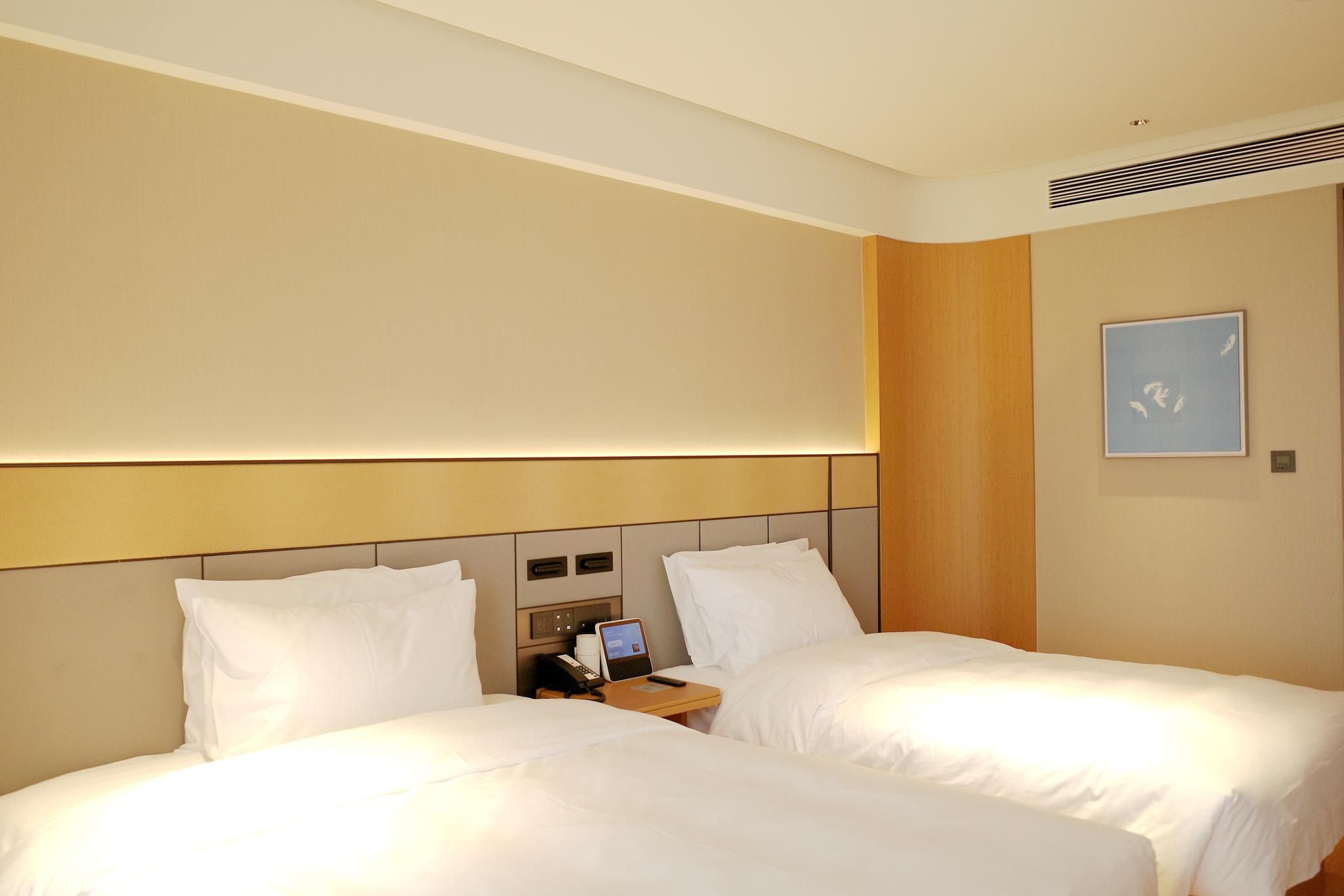 Huazhu - Bonding Room
