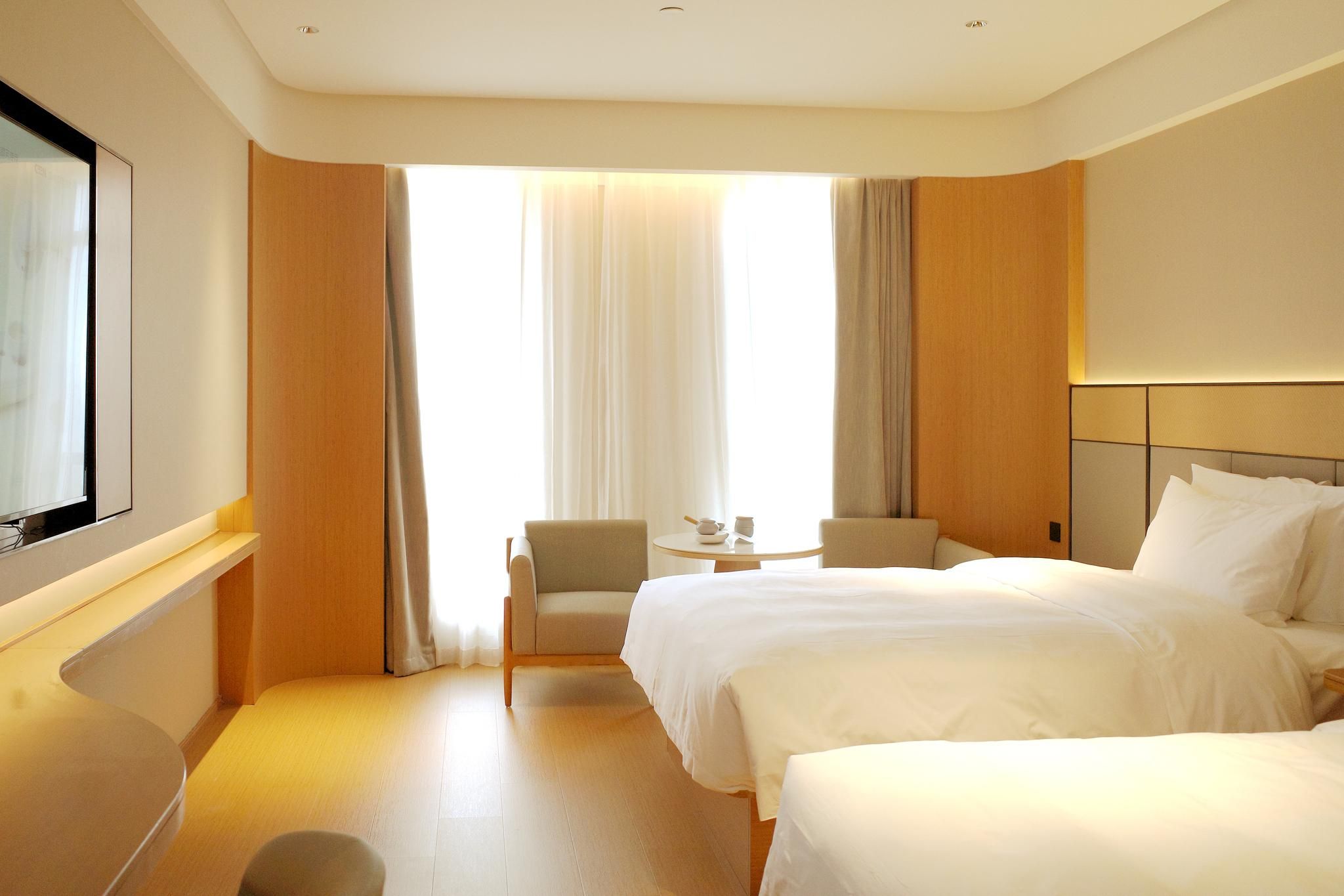 Huazhu - Bonding Room