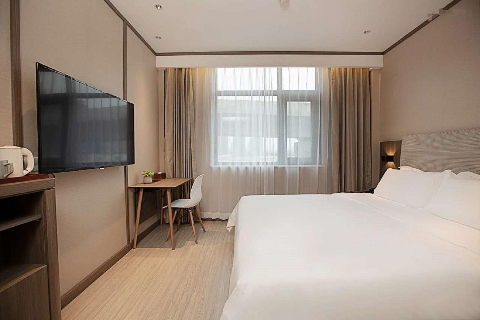 Queen Superior Room