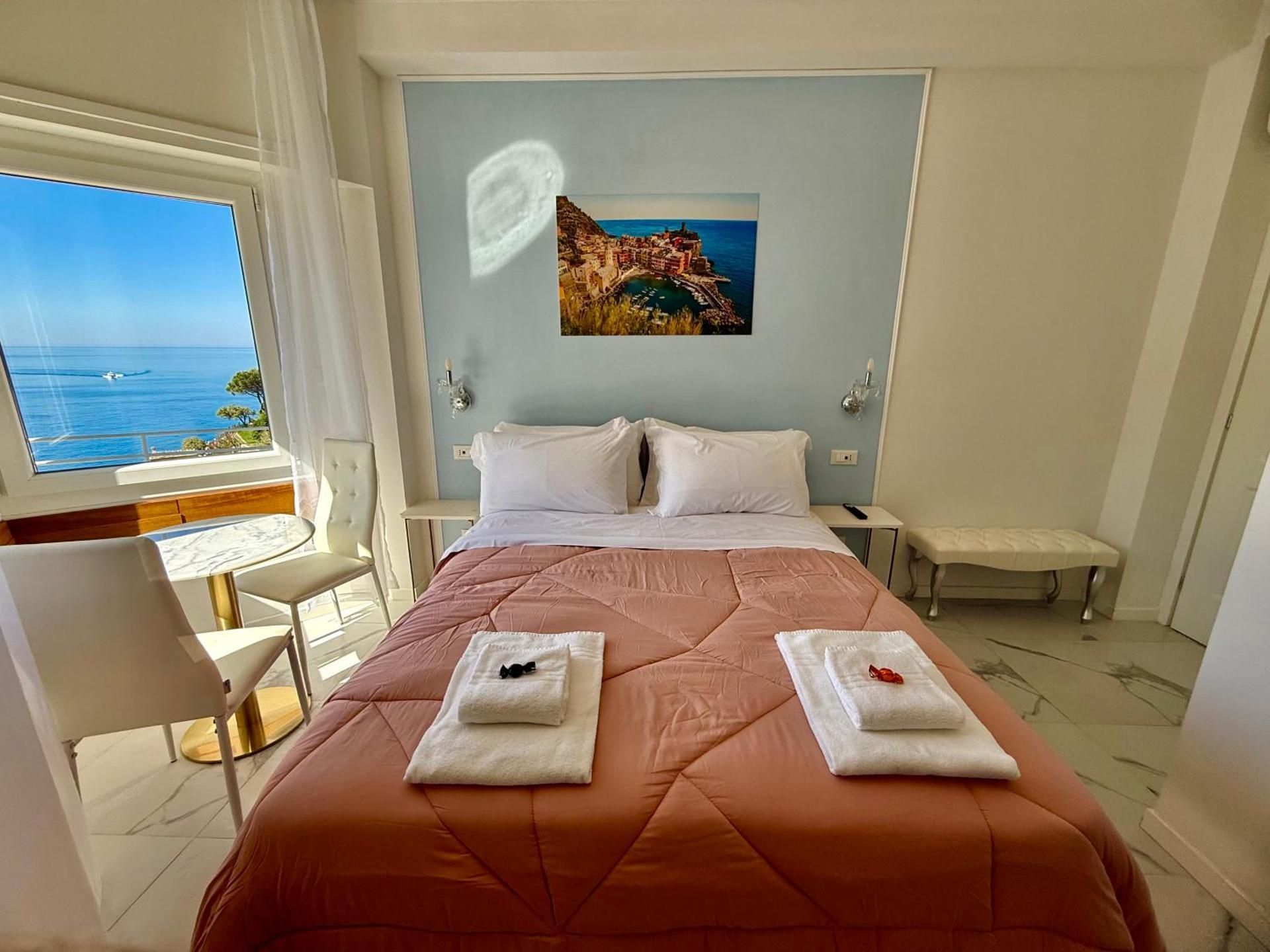 Queen Room with Sea View