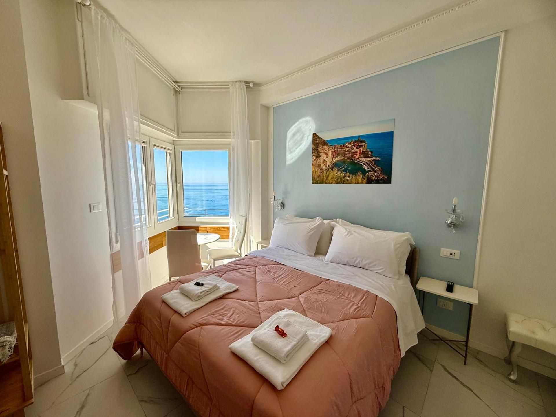 Queen Room with Sea View
