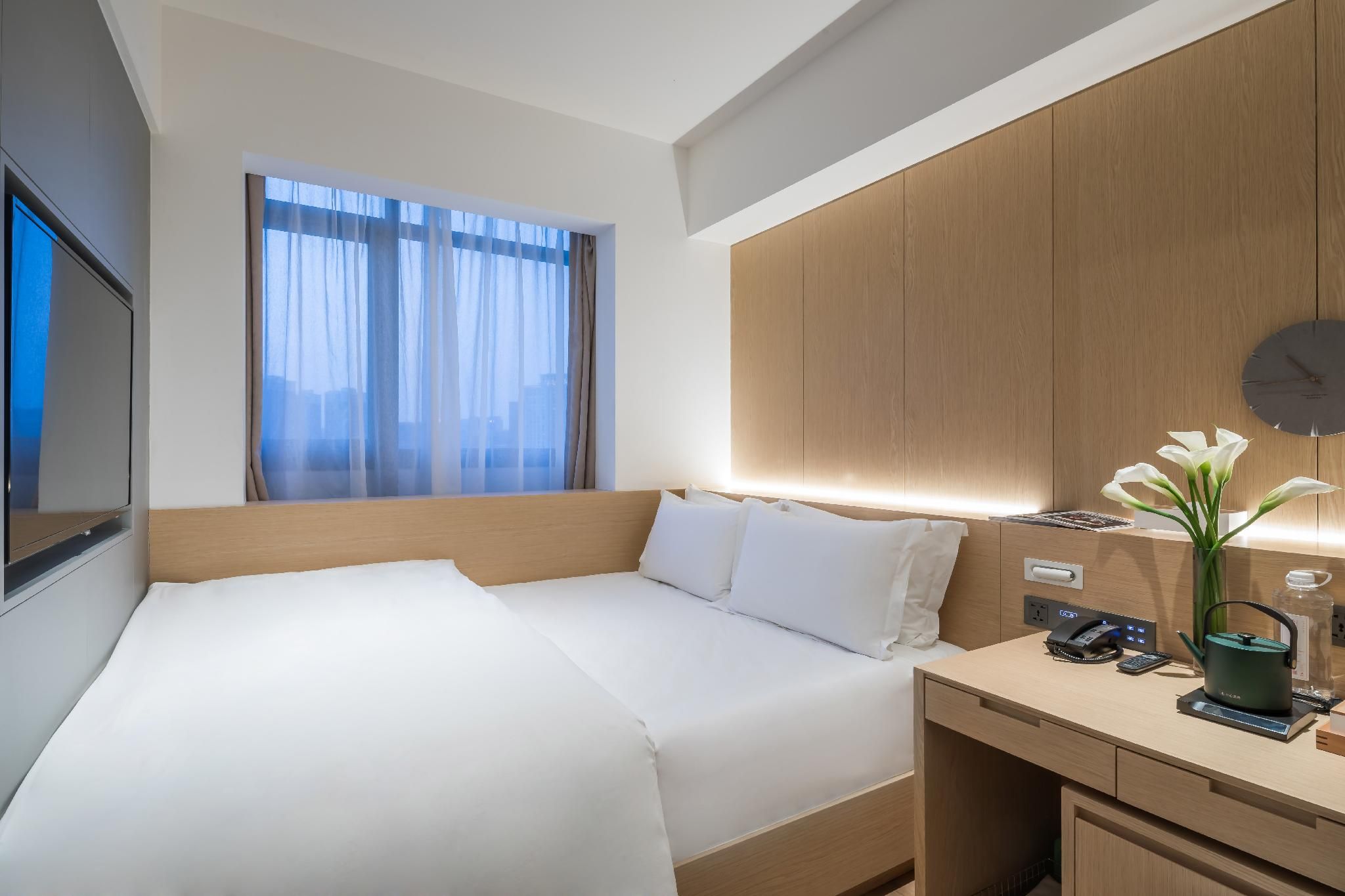 Rezen - XS Mini 1 Bed Room