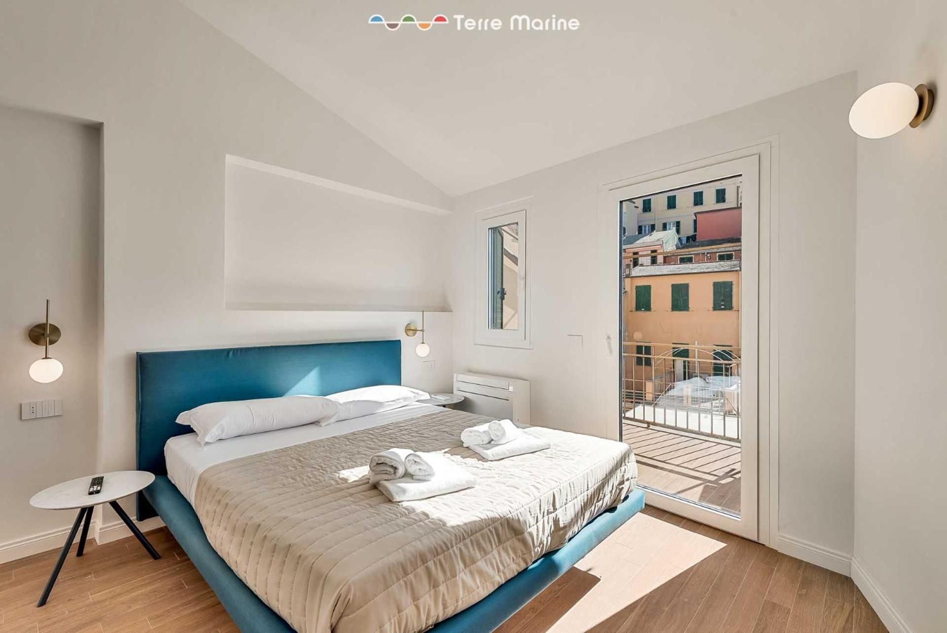 Deluxe Double Room with Balcony and Sea View