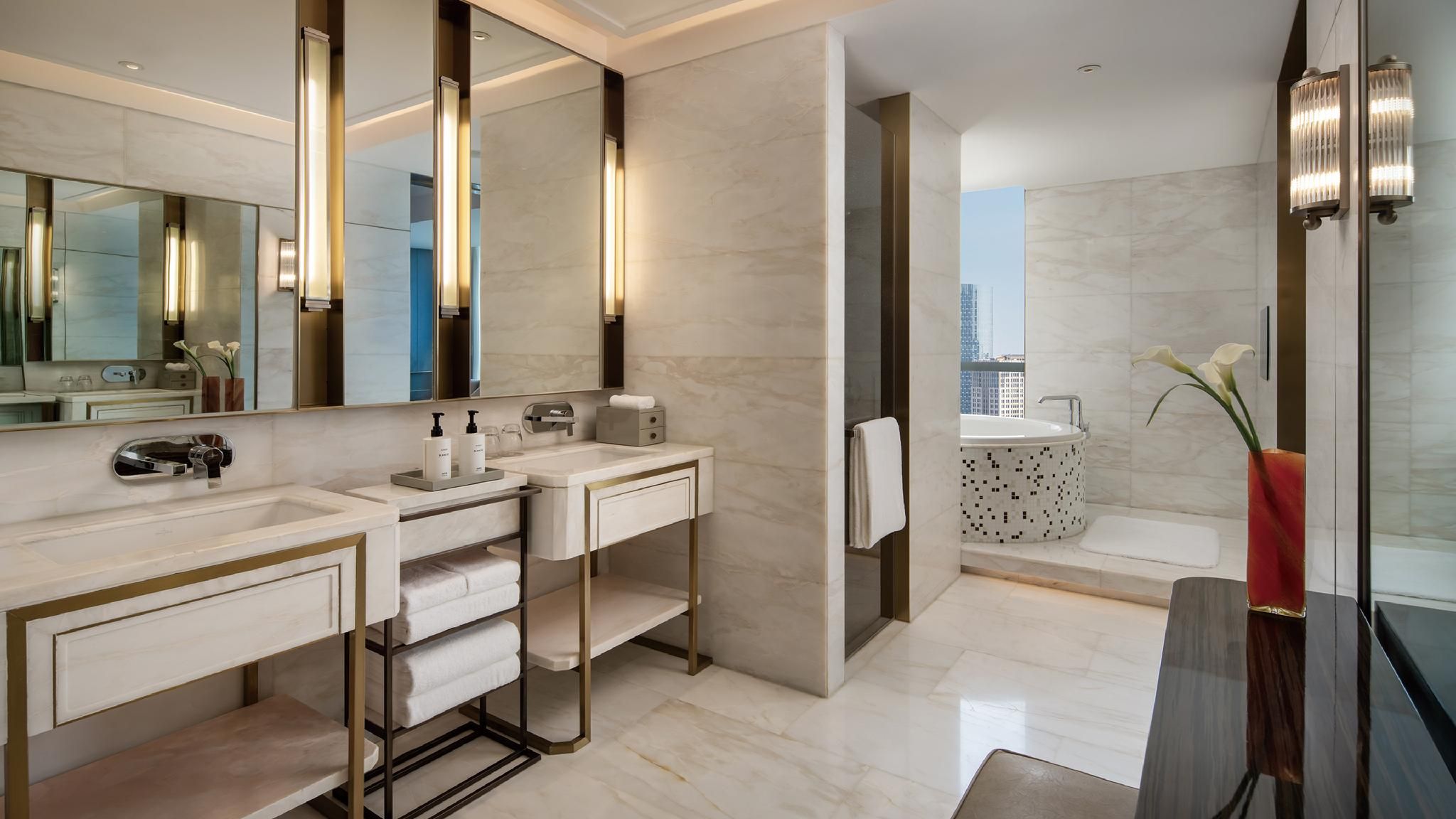 1 King Premium Club Lounge Access