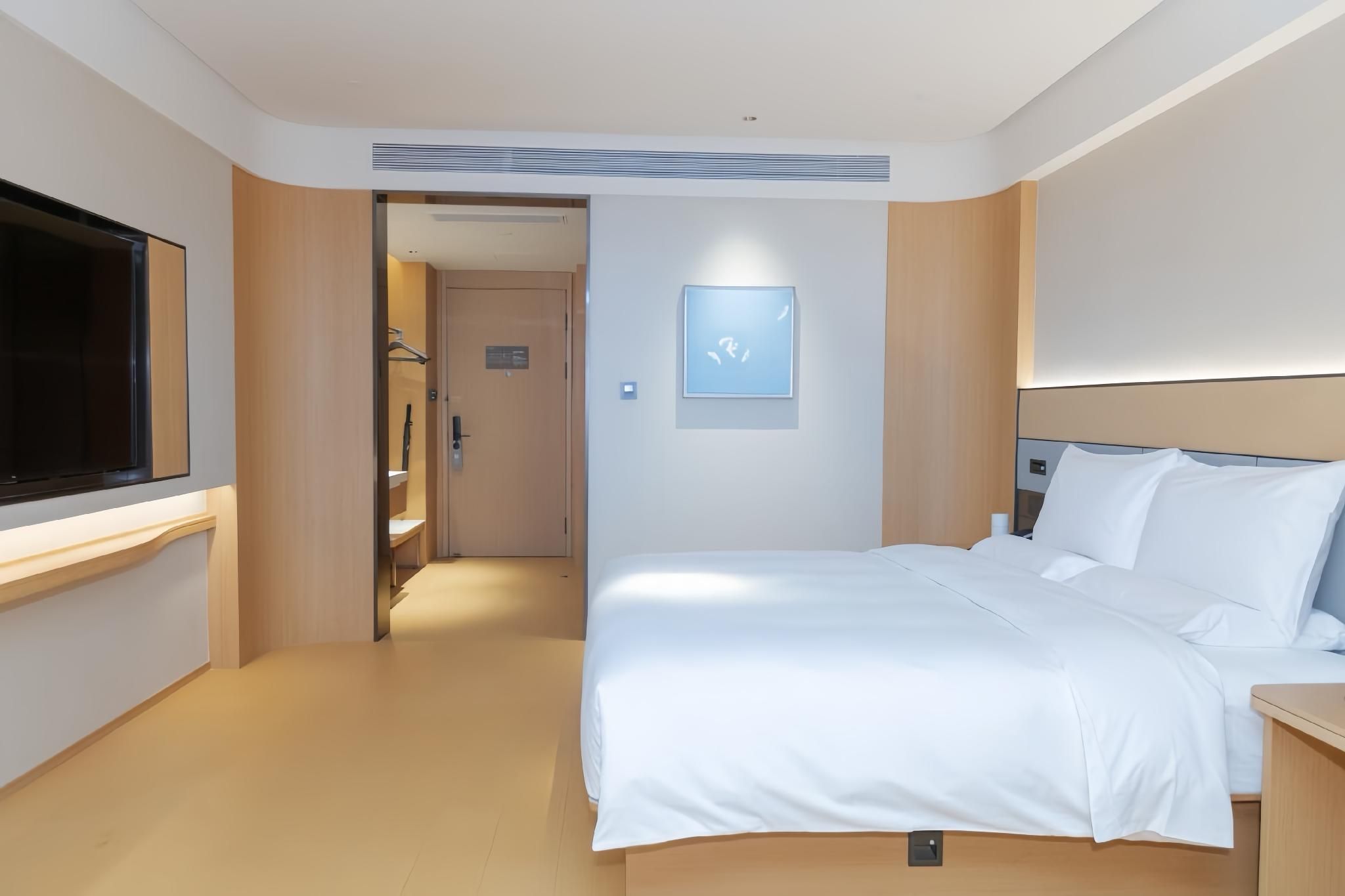 Business Queen Bed Room