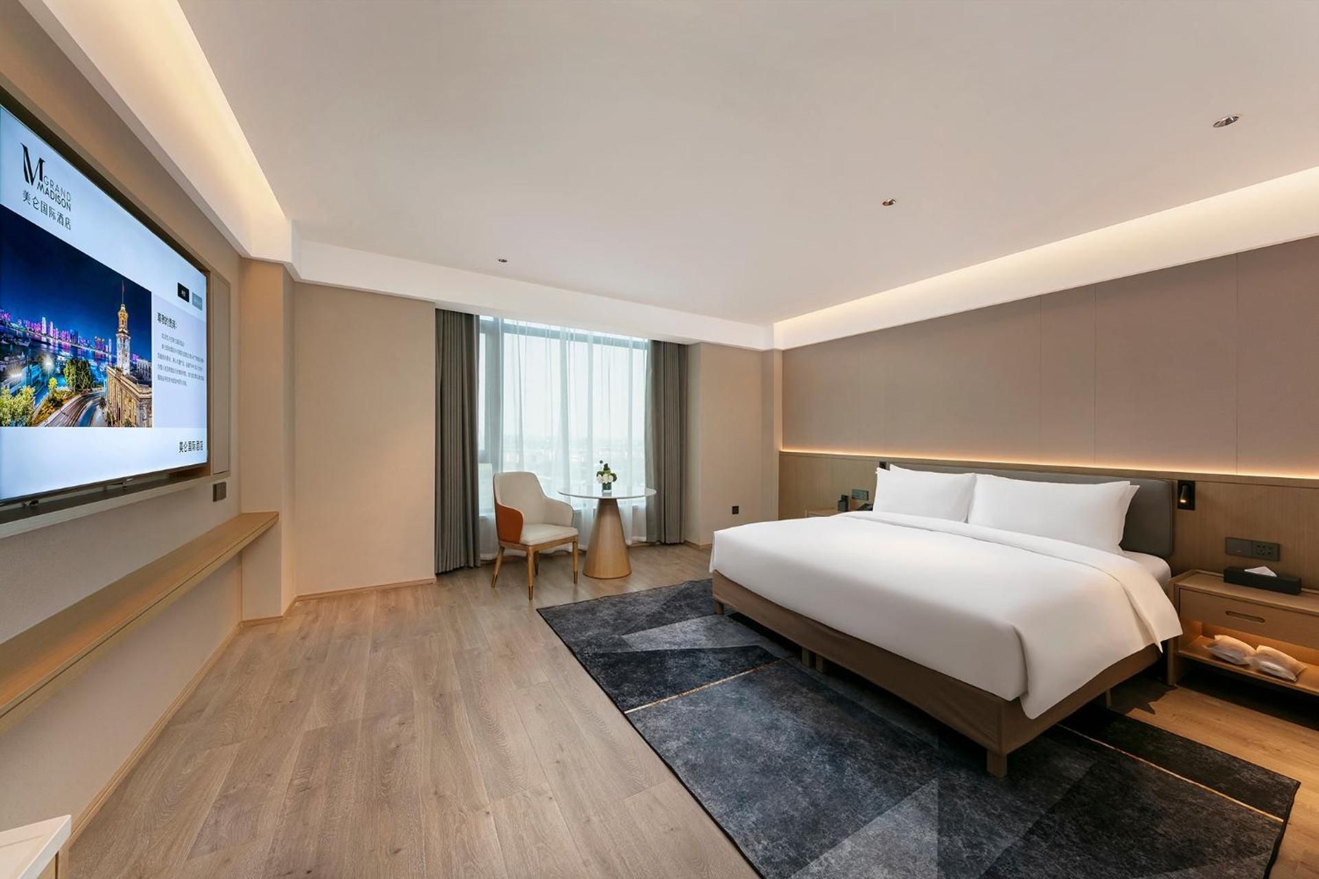 Deluxe Queen Room