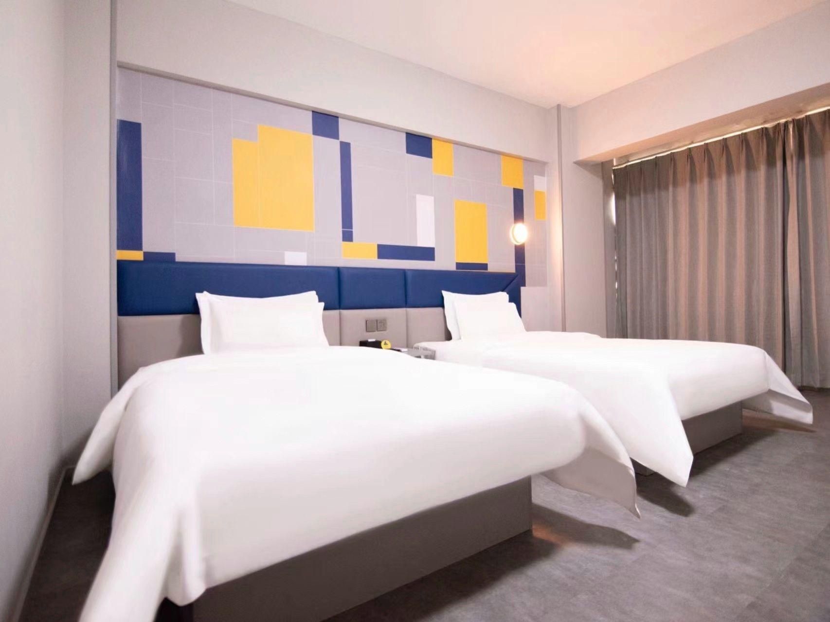 WH - New 7 Days Comfort Twin Room
