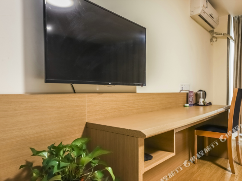 Featured Twin Room