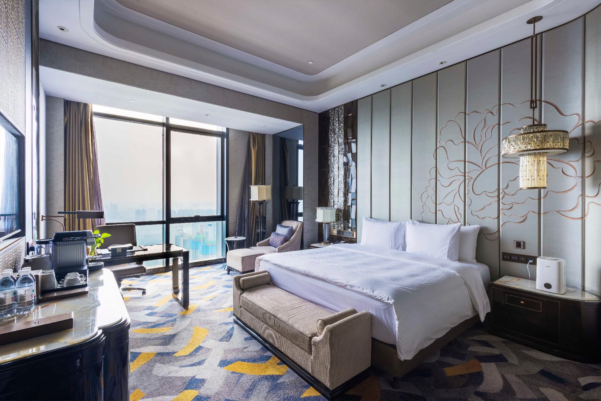 Premier King Room