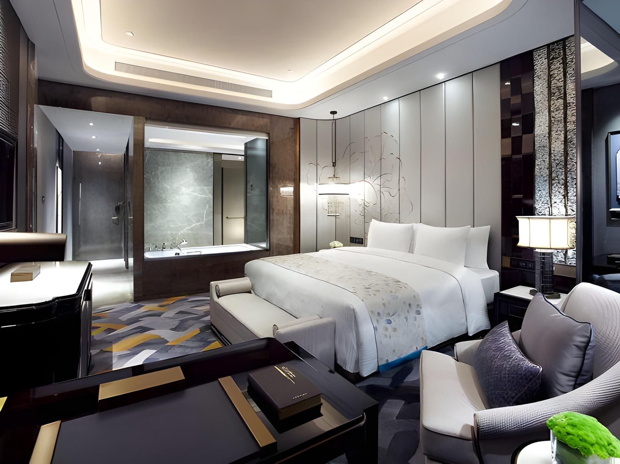 Executive Queen Room