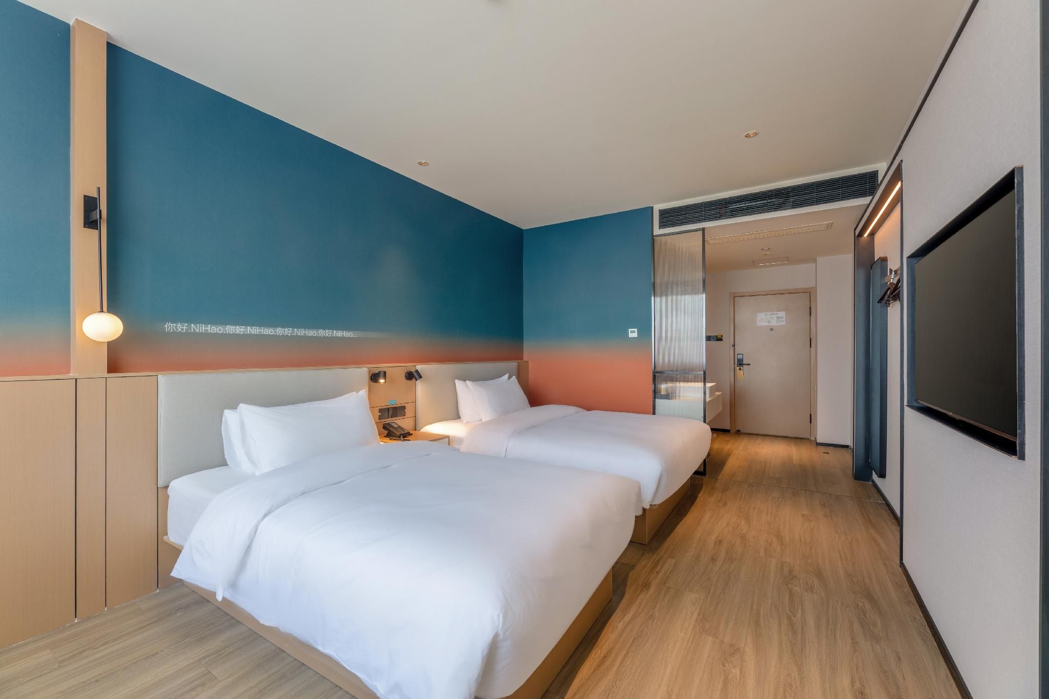 Deluxe Family Room, Guest room