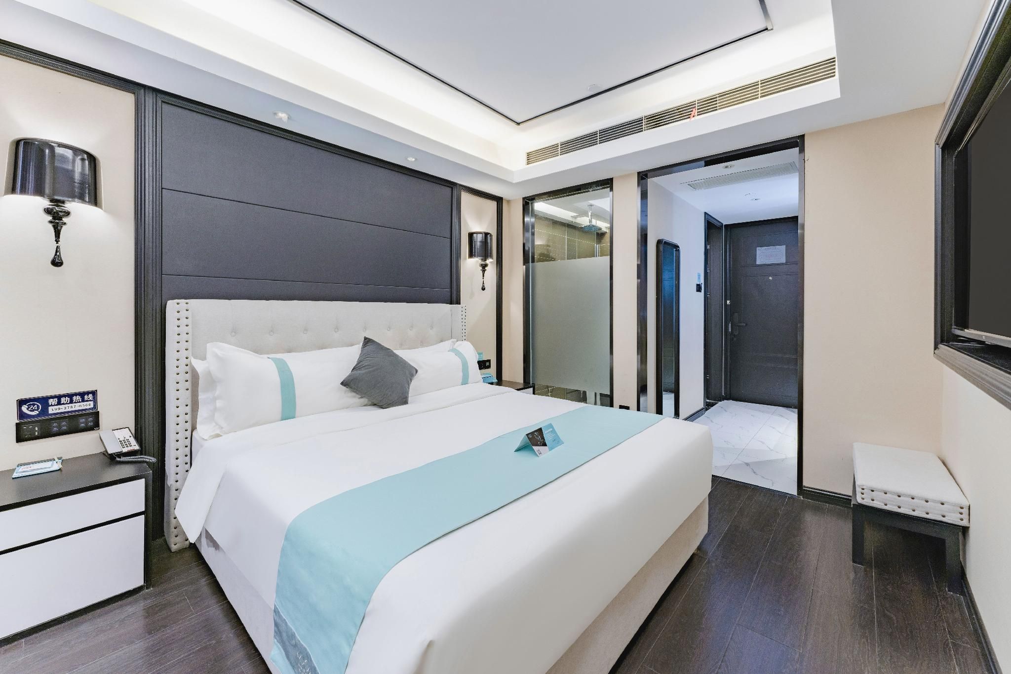 Xana - Deluxe Bed Room