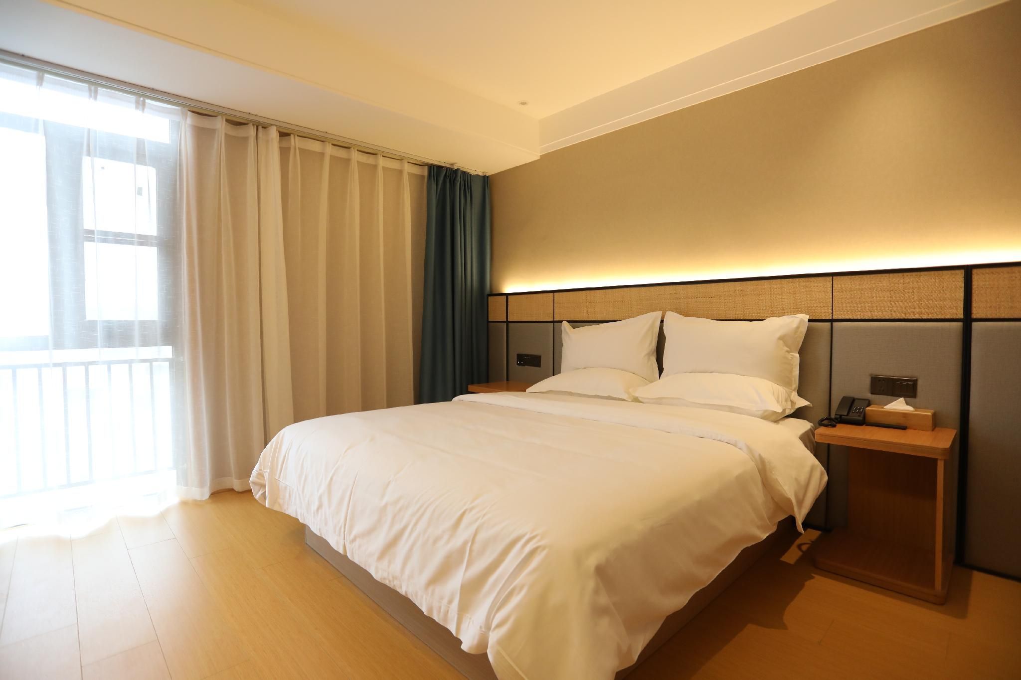 Business Queen Bed Room