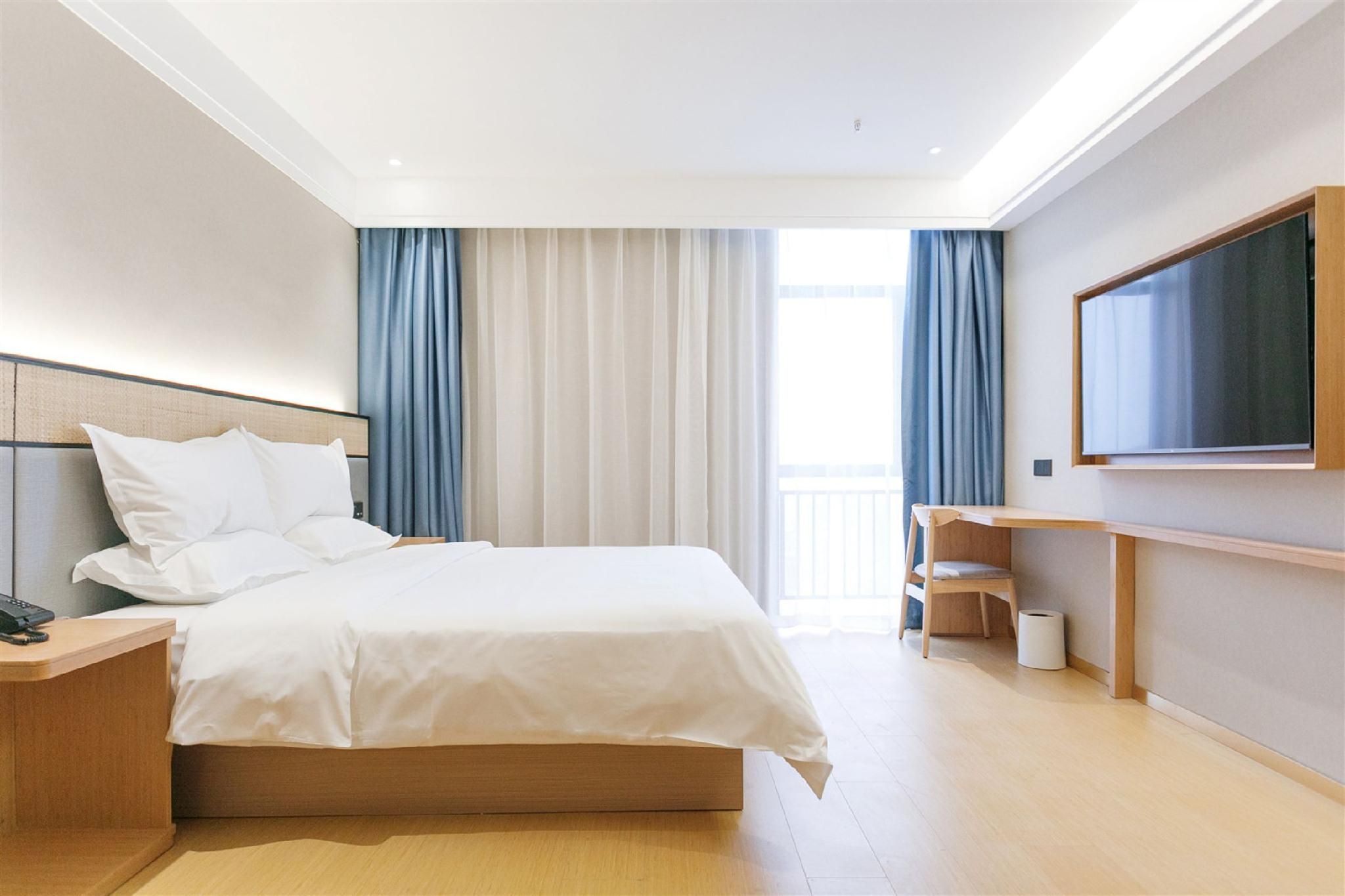 Business Queen Bed Room