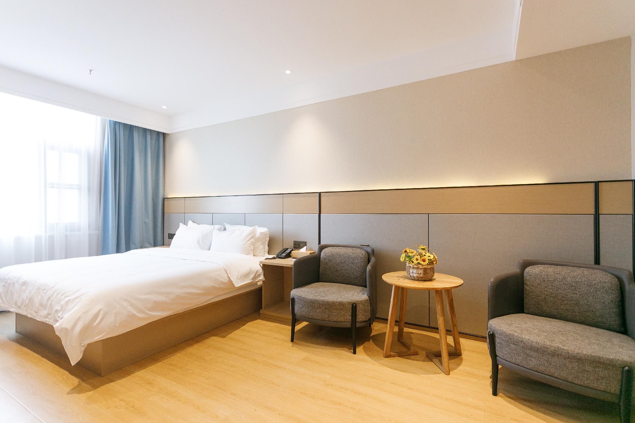 Huazhu - Deluxe Bed Room
