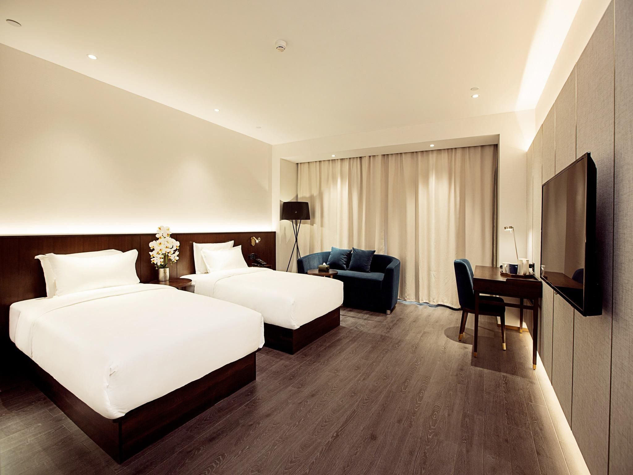 Twin Business Room