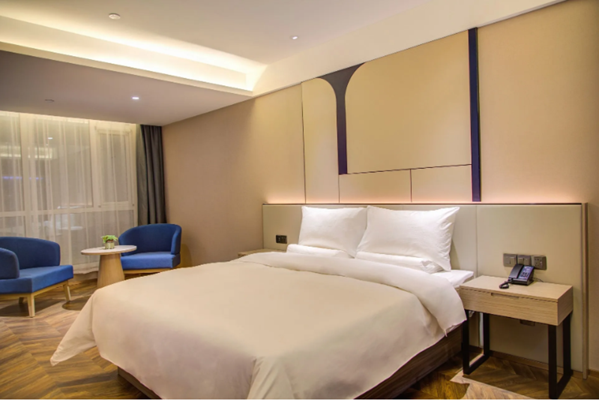 Landscape Queen Room